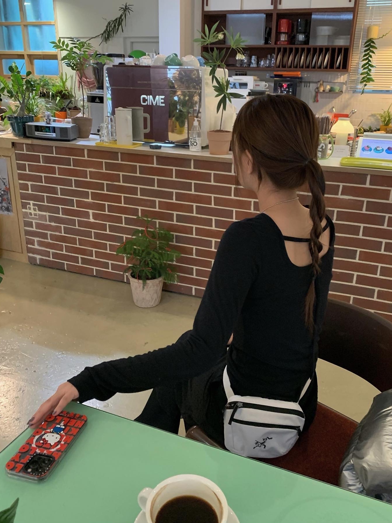 Arc'teryx Mantis 1 Waistpack Orca 착용 스타일