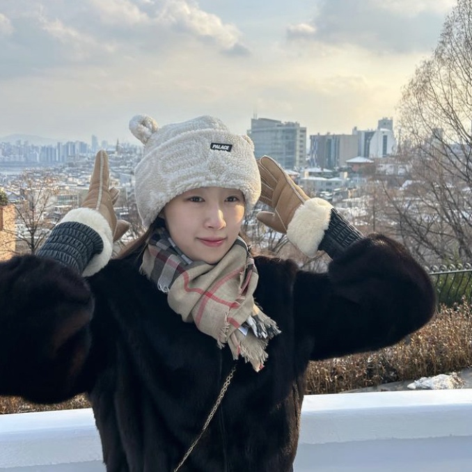 Palace Joyrex Fleece Ears Beanie Stone - 23FW 착용 스타일