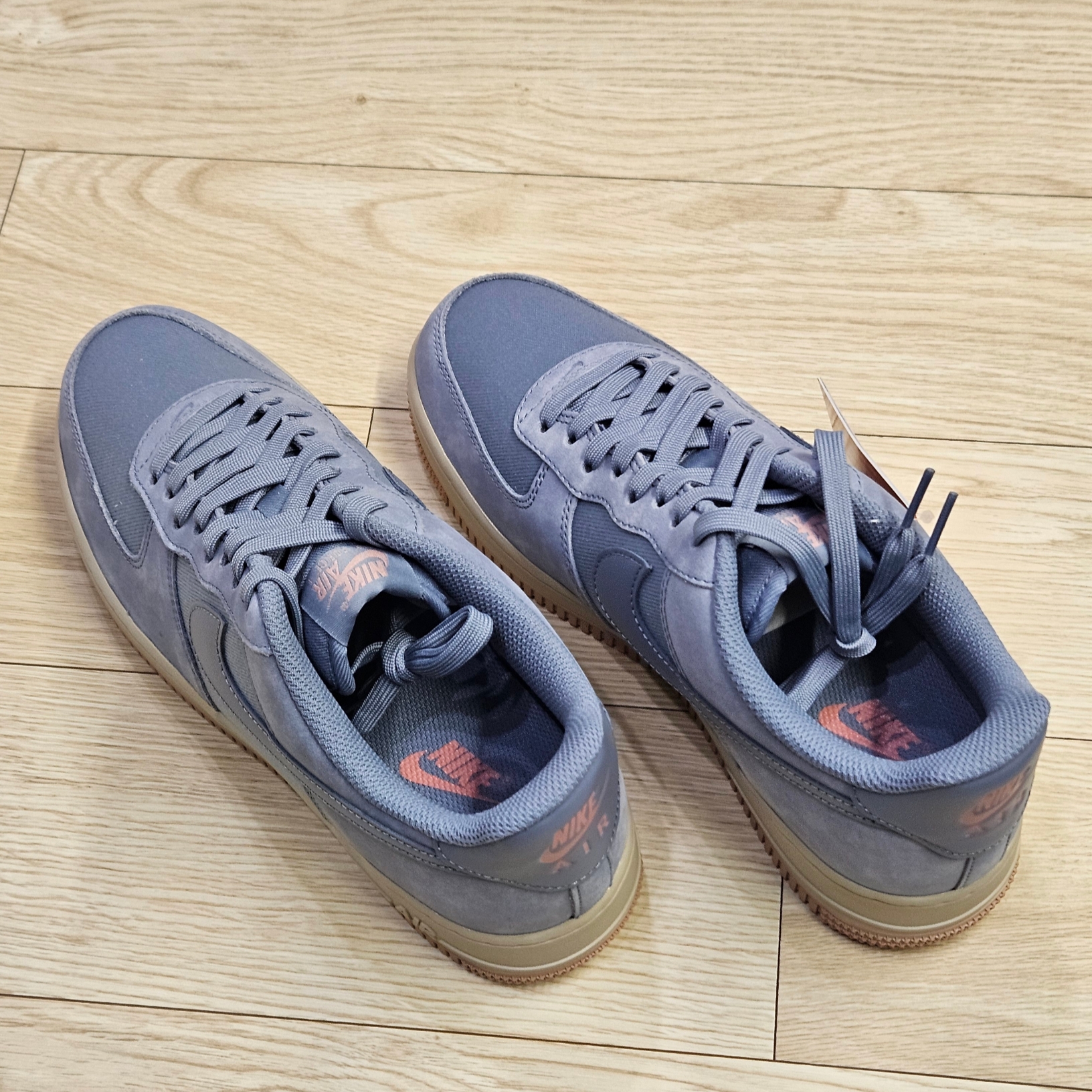 Nike Air Force 1 '07 LX Ashen Slate 착용 스타일 - 3