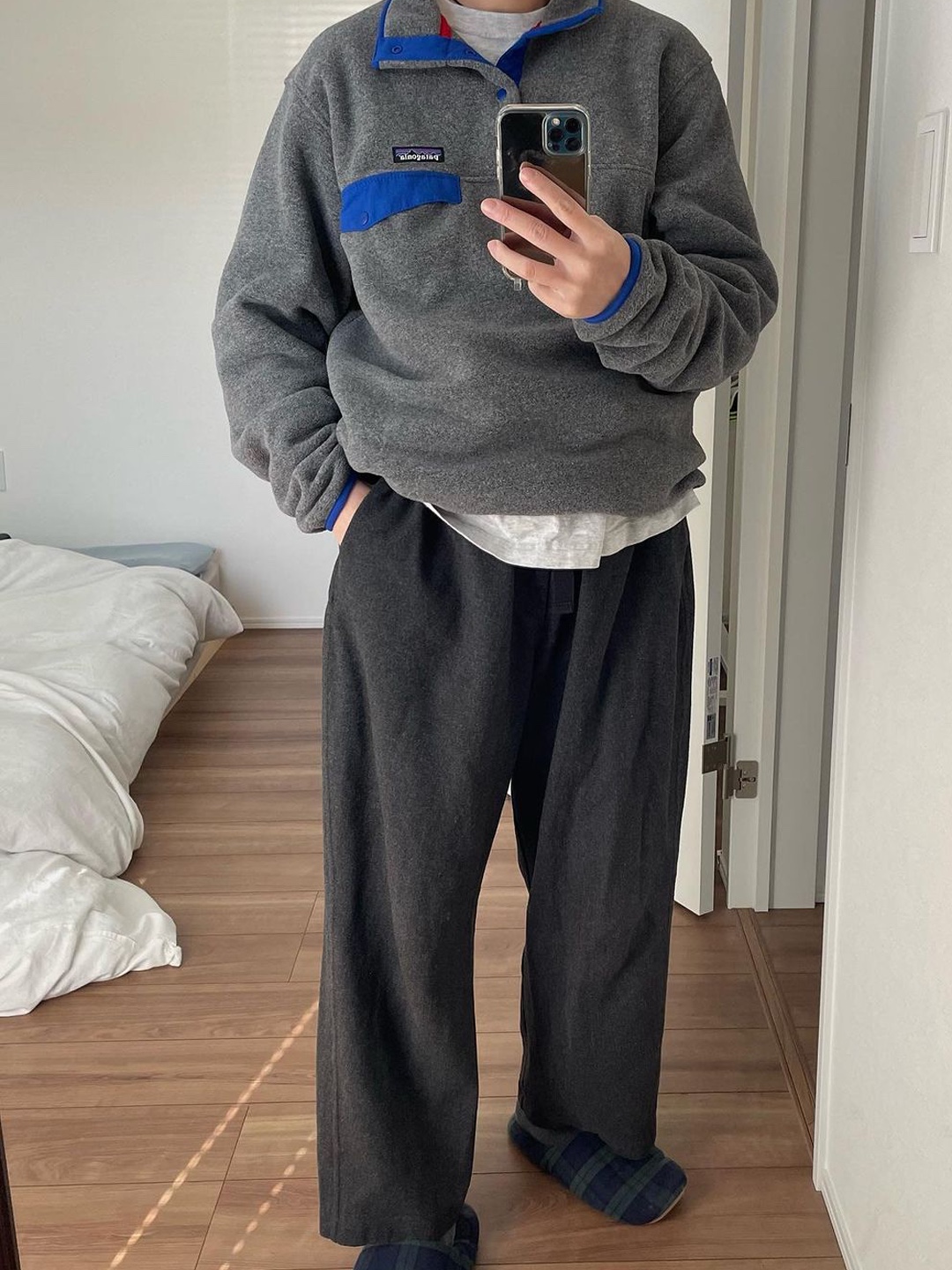 Patagonia Lightweight Synchilla Snap-T Fleece Pullover Oatmeal Heather/Smolder Blue/New Navy, Patagonia Lightweight Synchilla Snap-T Fleece Pullover Nickel Blue 착용 스타일 - 5