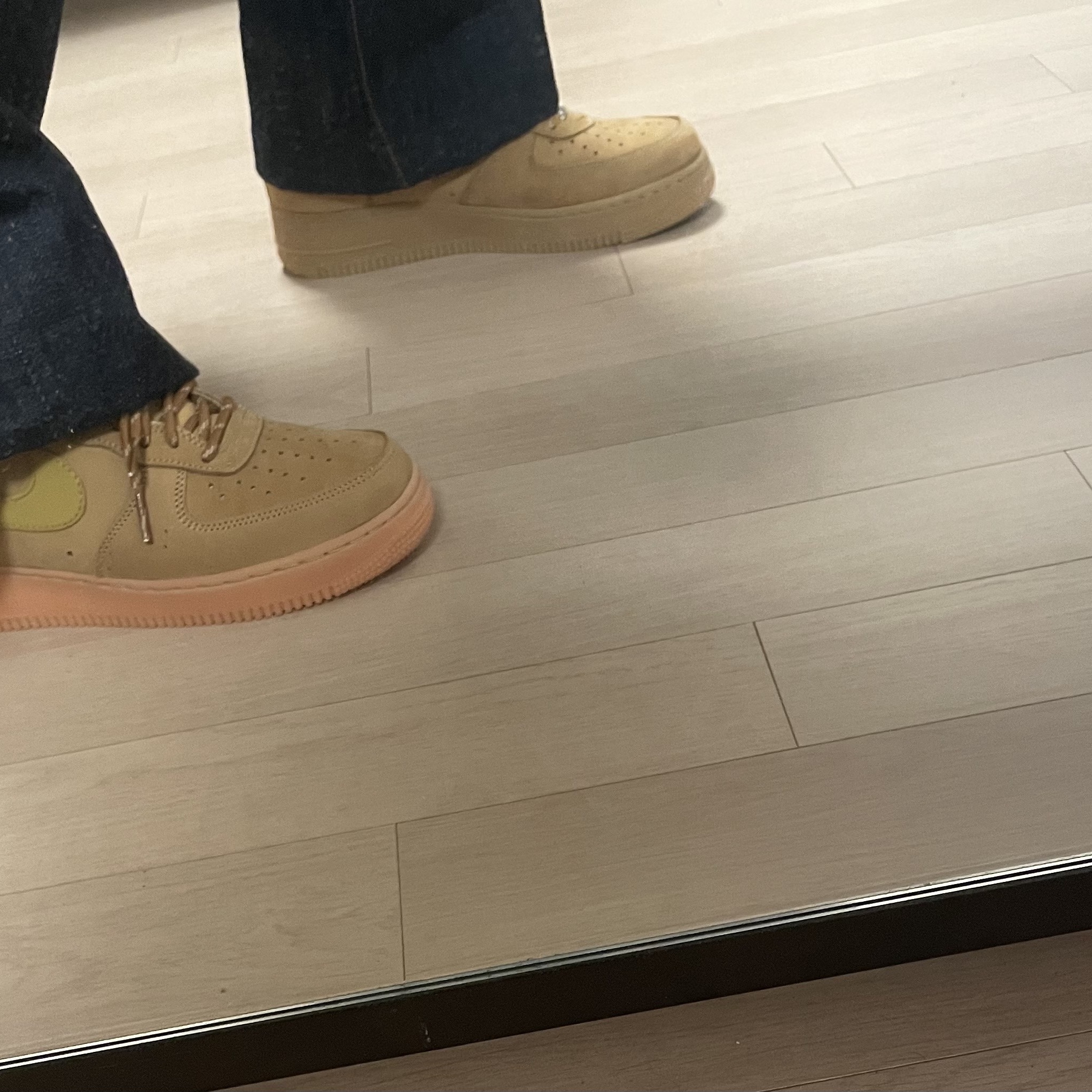 Nike Air Force 1 '07 WB Flax 착용 스타일 - 2