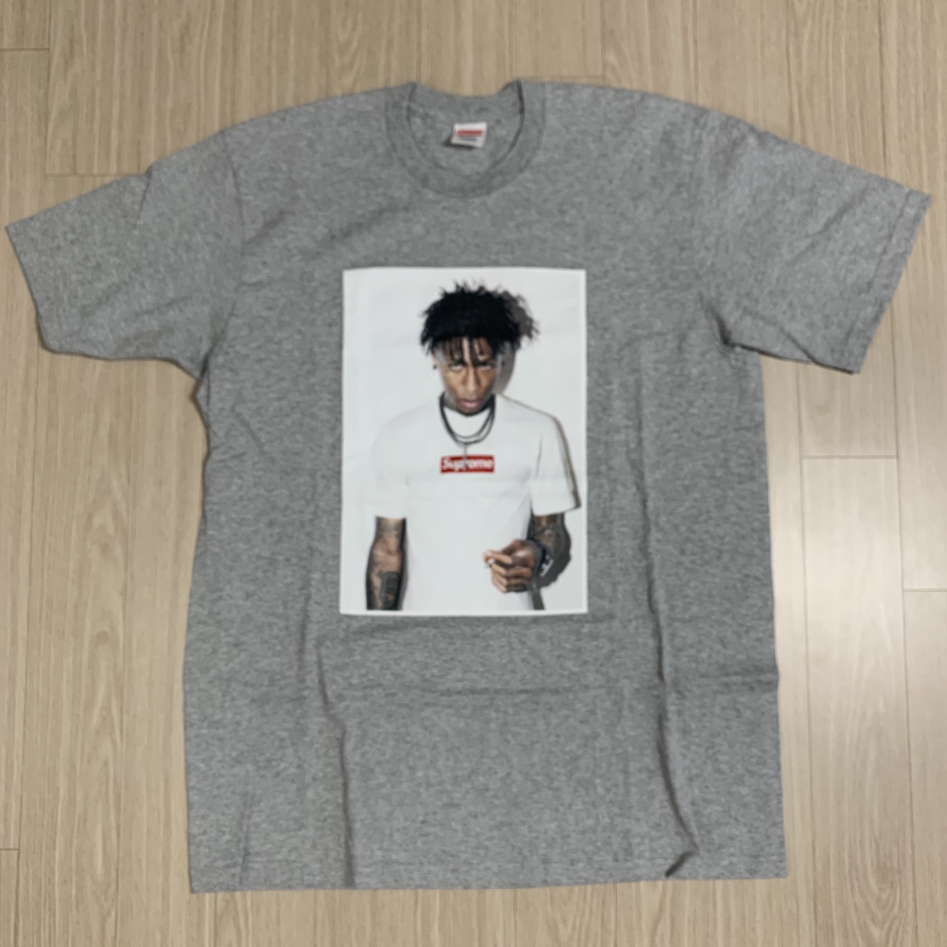 Supreme NBA Youngboy T-Shirt Heather Grey - 23FW 착용 스타일 - 1