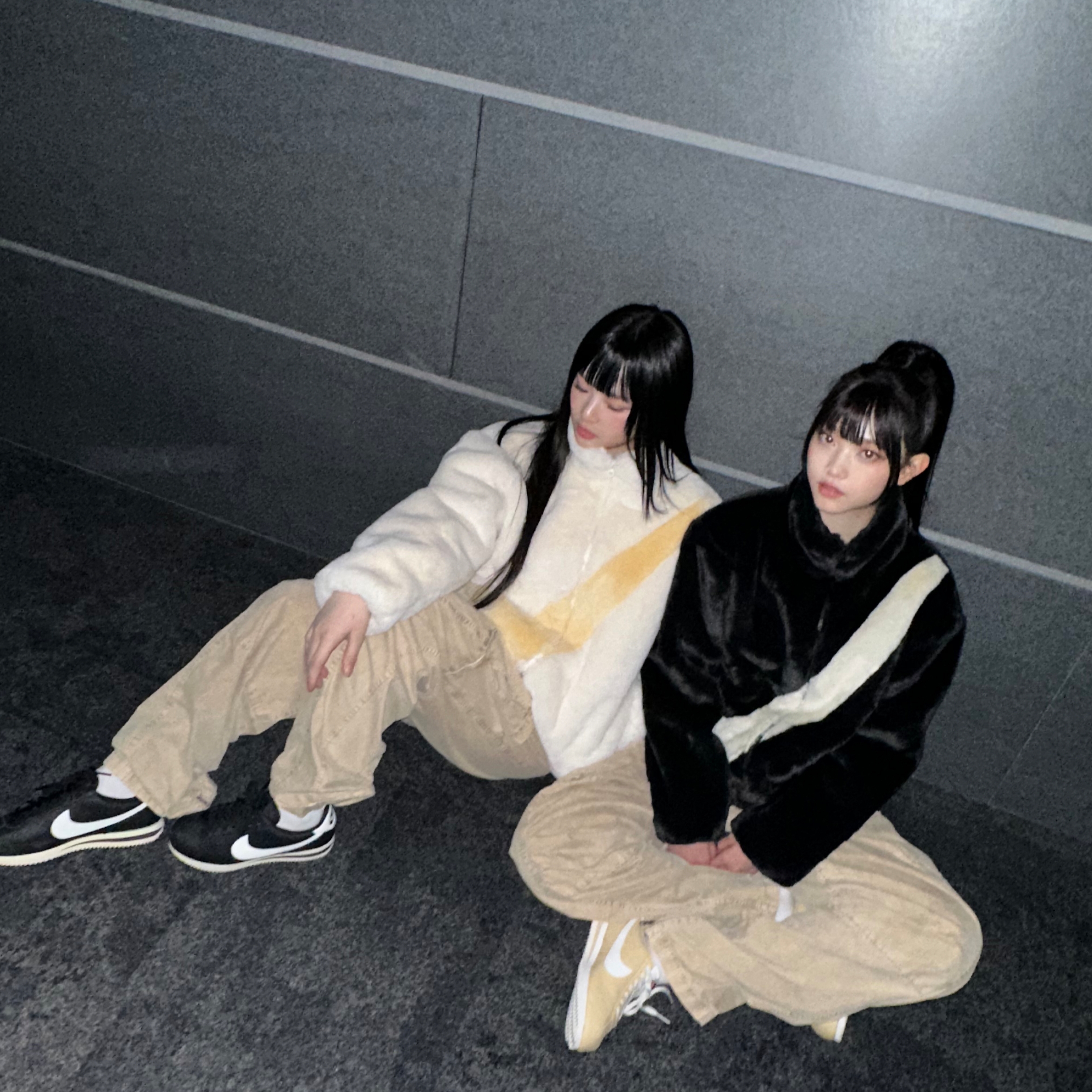 (W) Nike NSW Faux Fur Jacket Black - Asia, (W) Nike Cortez Black and Sail 착용 스타일 - 1