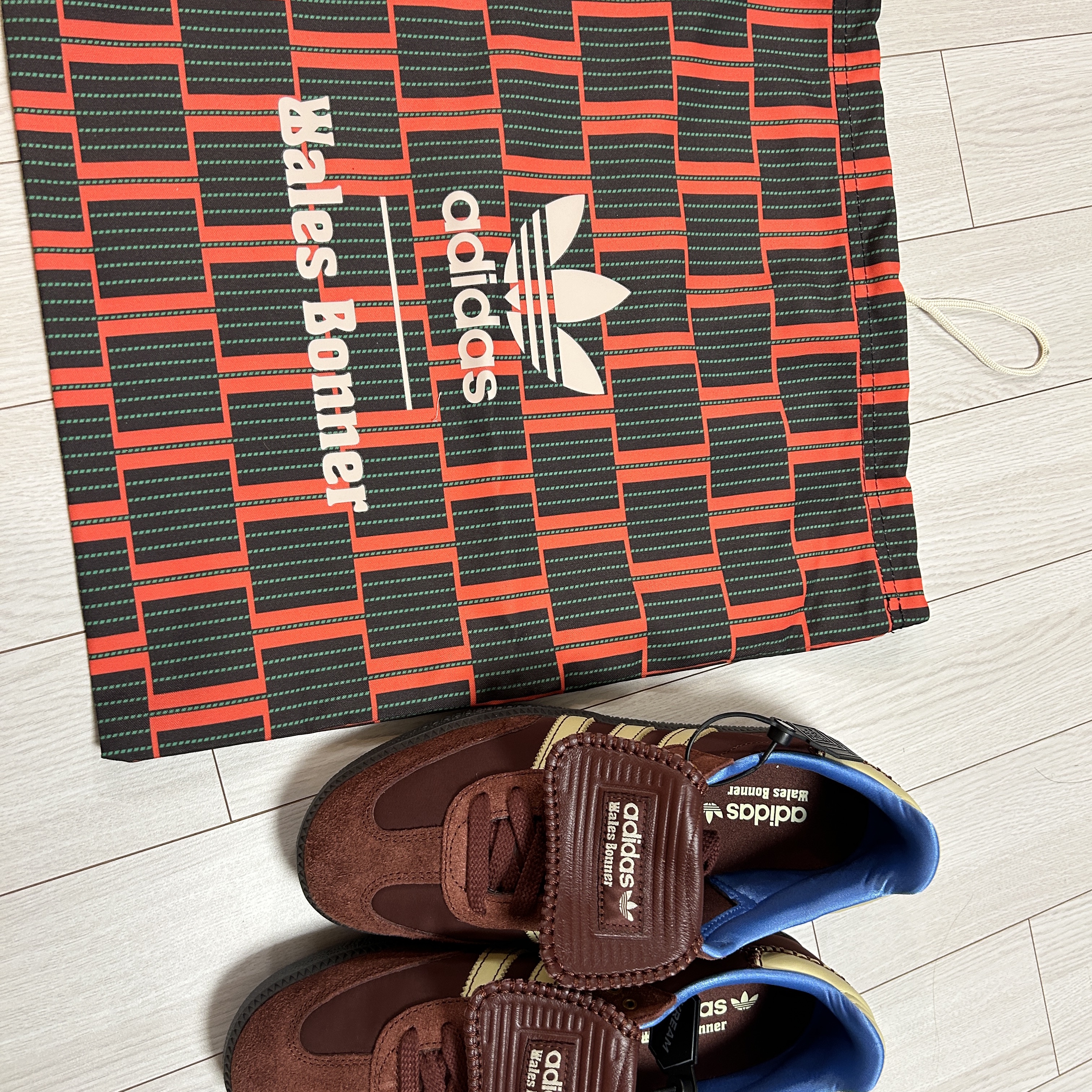 Adidas x Wales Bonner Nylon Samba Fox Brown Sandy Beige 착용 스타일 - 1