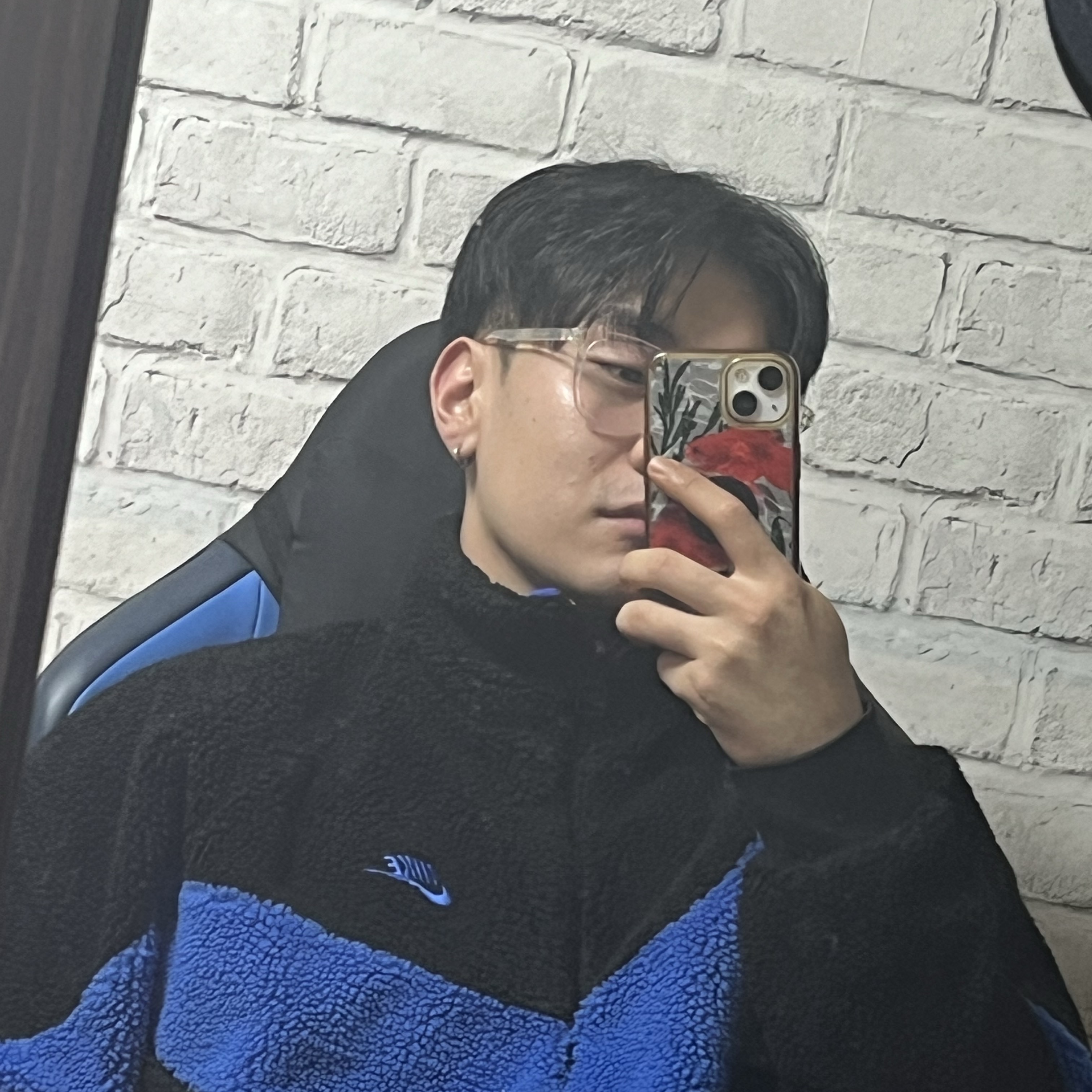 Nike Big Swoosh Full Zip Jacket Black Game Royal 착용 스타일