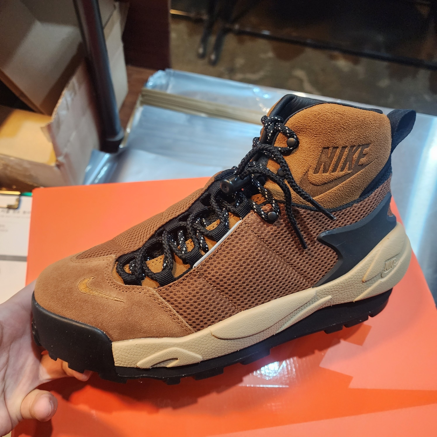 Nike x Sacai Magmascape SP Pecan 착용 스타일