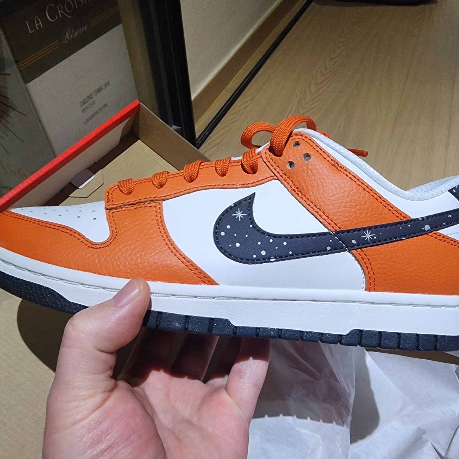 Nike Dunk Low Campfire Orange 착용 스타일 - 2