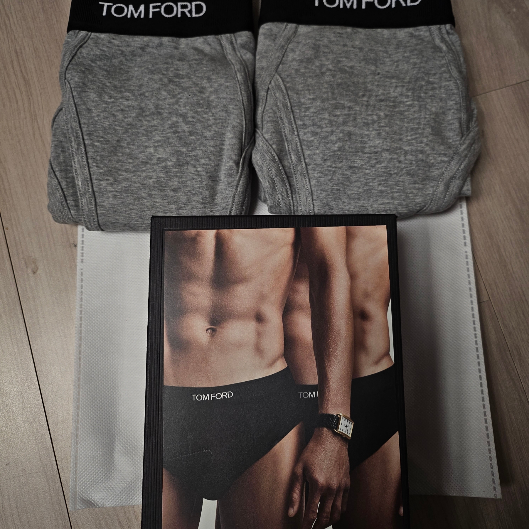 Tom Ford Cotton Briefs Grey (2 Pack) 착용 스타일 - 2