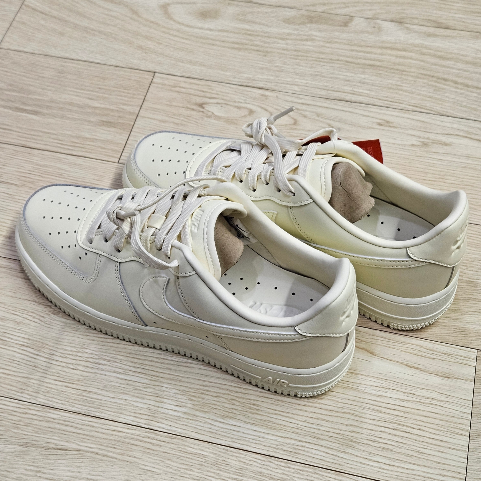 Nike Air Force 1 '07 Coconut Milk 착용 스타일 - 2