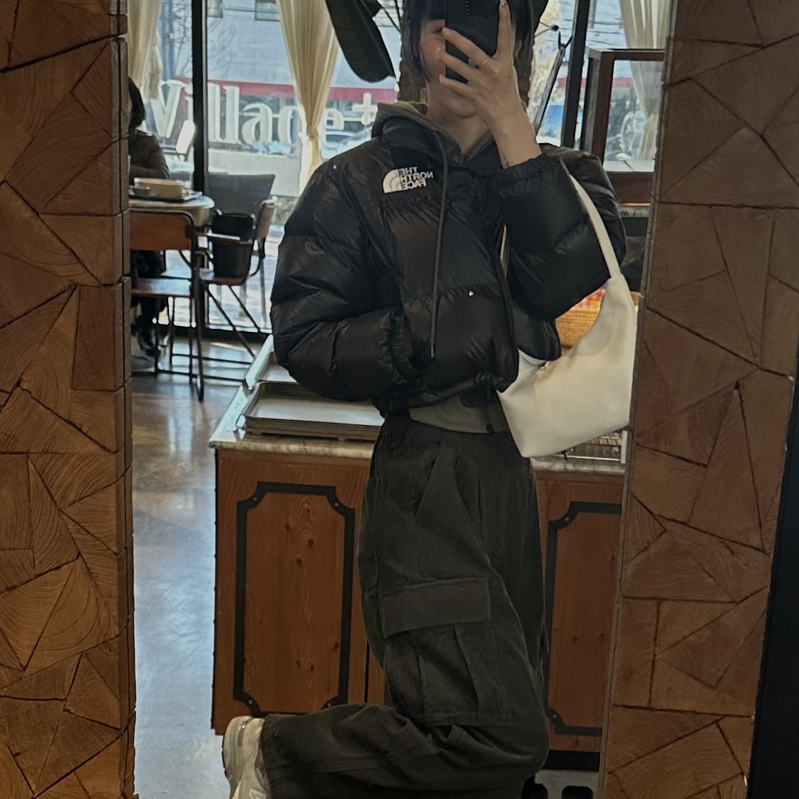 (W) The North Face Nuptse Short Jacket Black 착용 스타일 - 1
