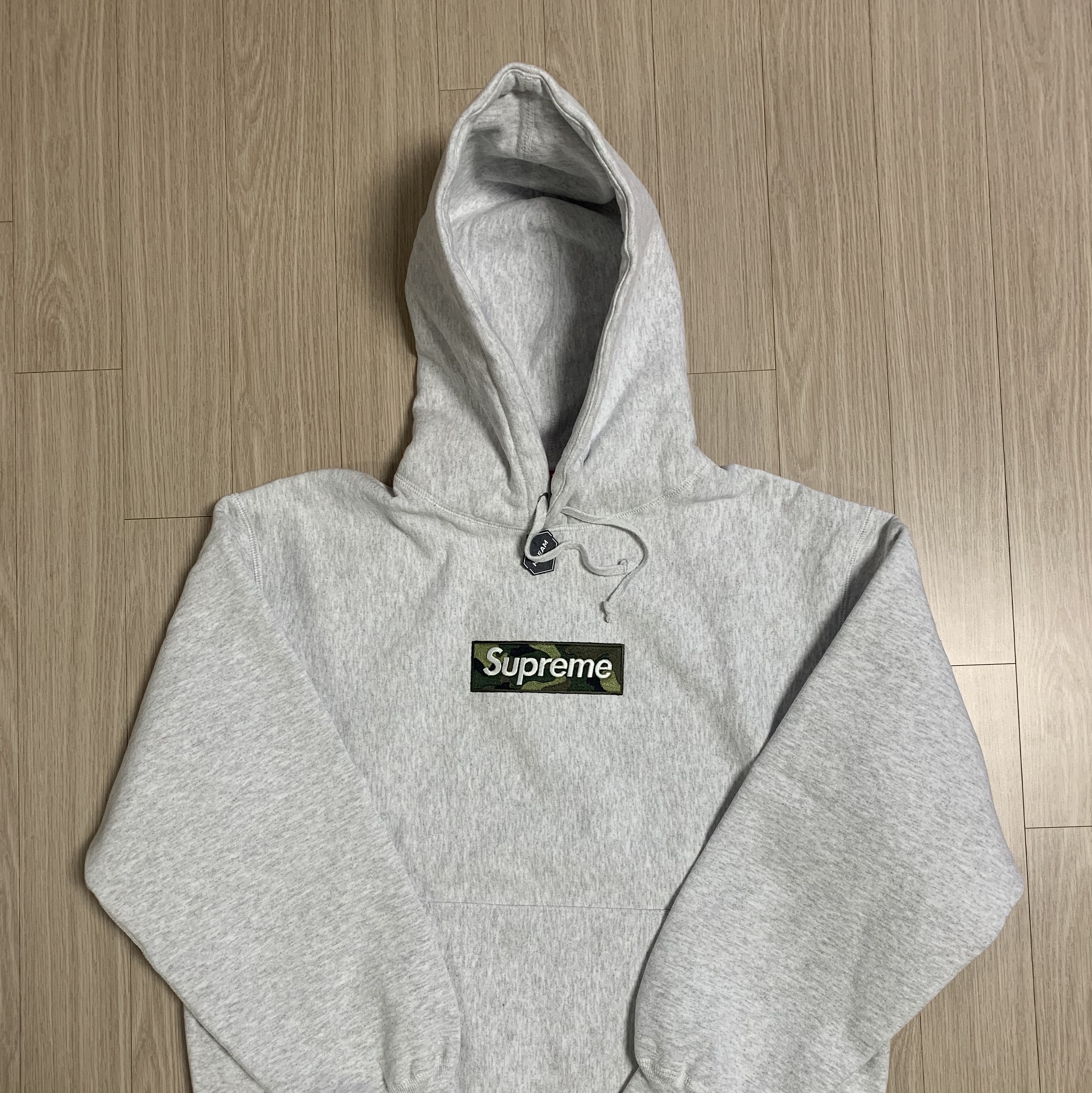 Supreme Box Logo Hooded Sweatshirt Ash Grey - 23FW 착용 스타일 - 1
