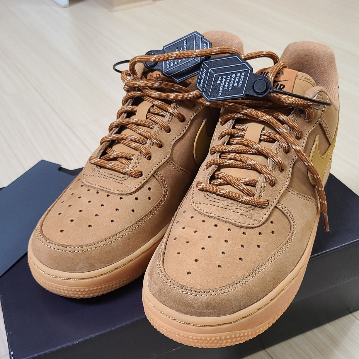 Nike Air Force 1 '07 WB Flax 착용 스타일