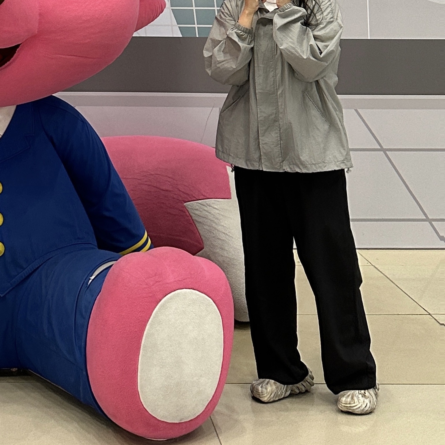 Crocs Echo Marbled Clog Bone Multi 착용 스타일