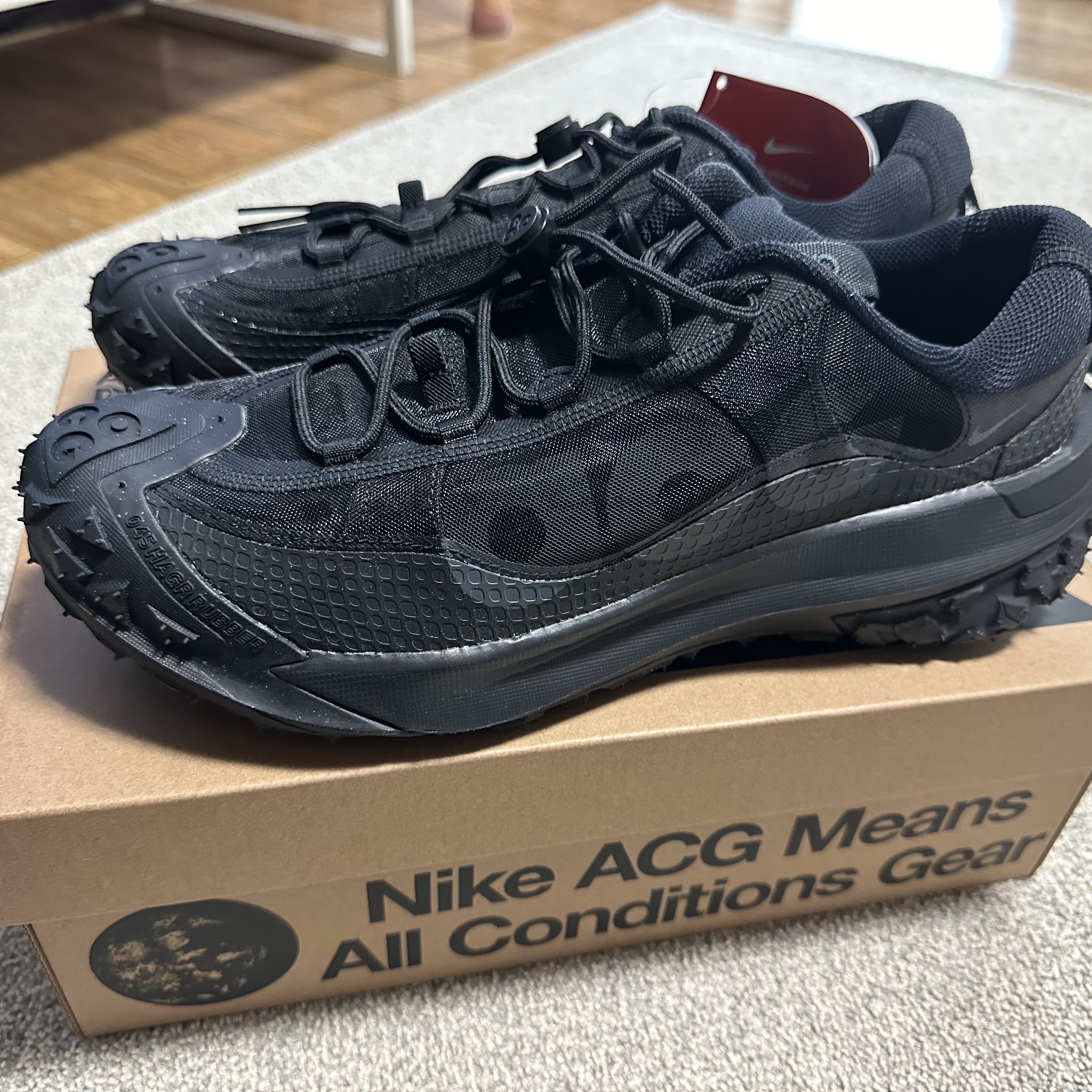 Nike ACG Mountain Fly 2 Low Black 착용 스타일