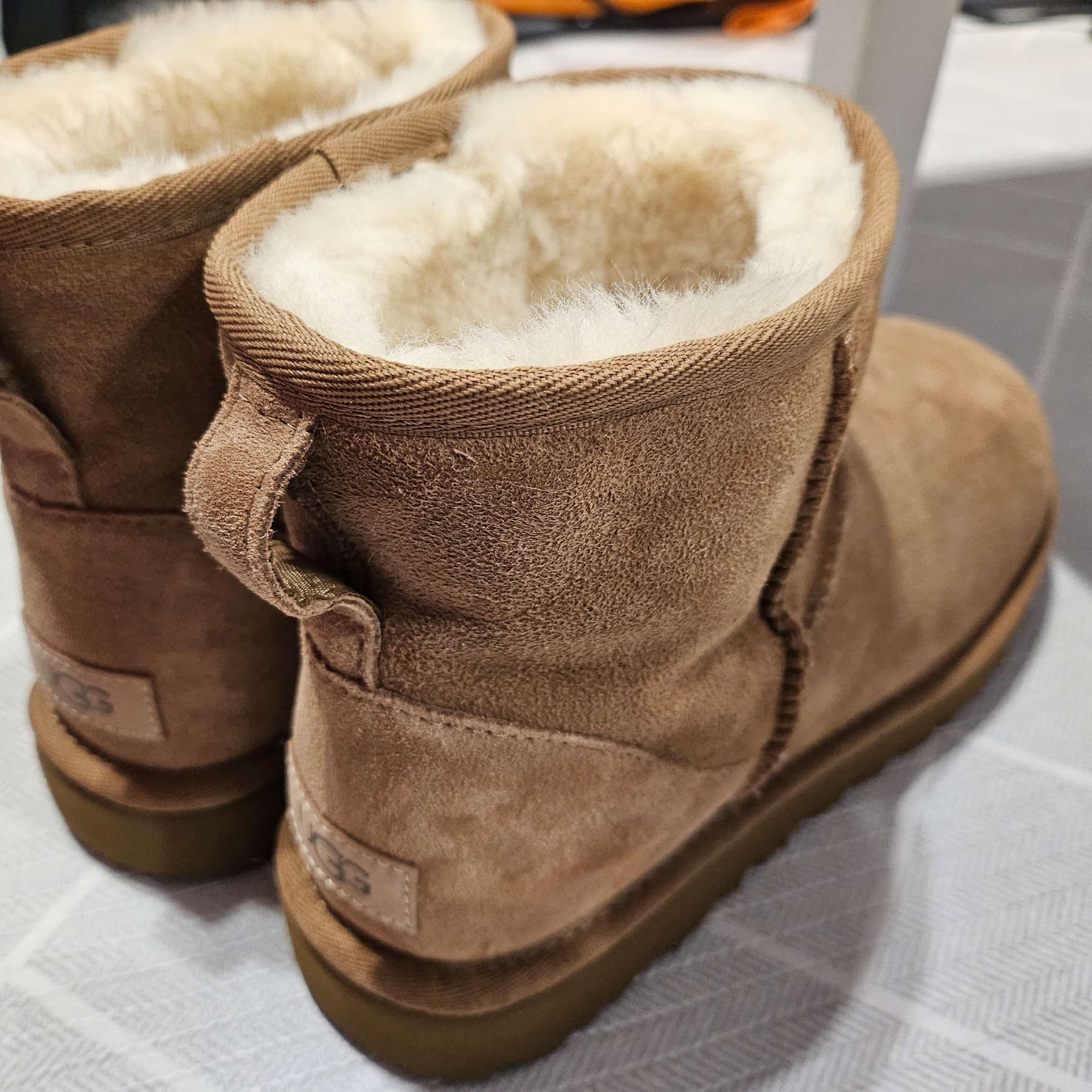 (W) UGG Classic Mini II Boots Chestnut 착용 스타일 - 1