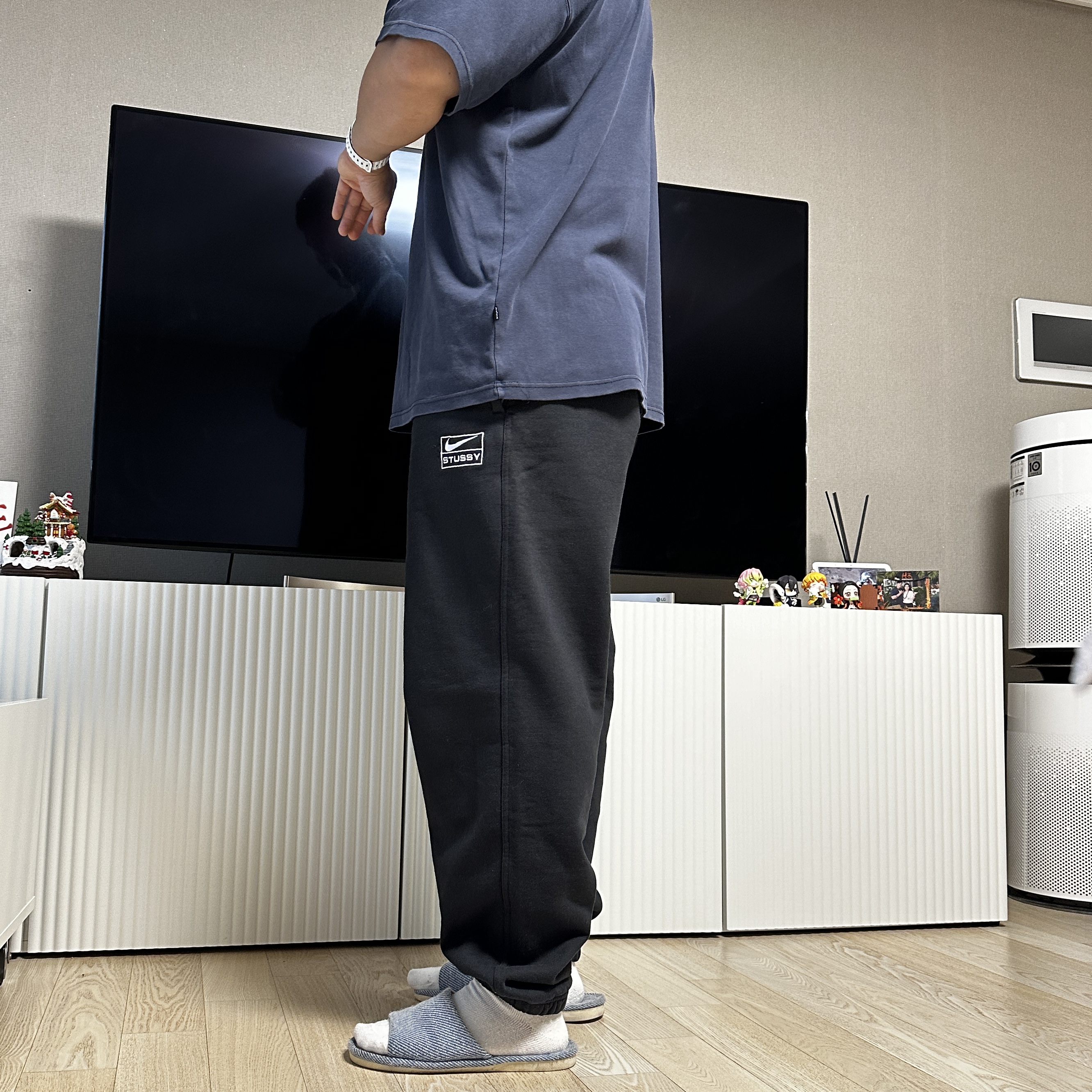 Nike x Stussy Washed Fleece Pants Black (FN5235-010) 착용 스타일 - 3