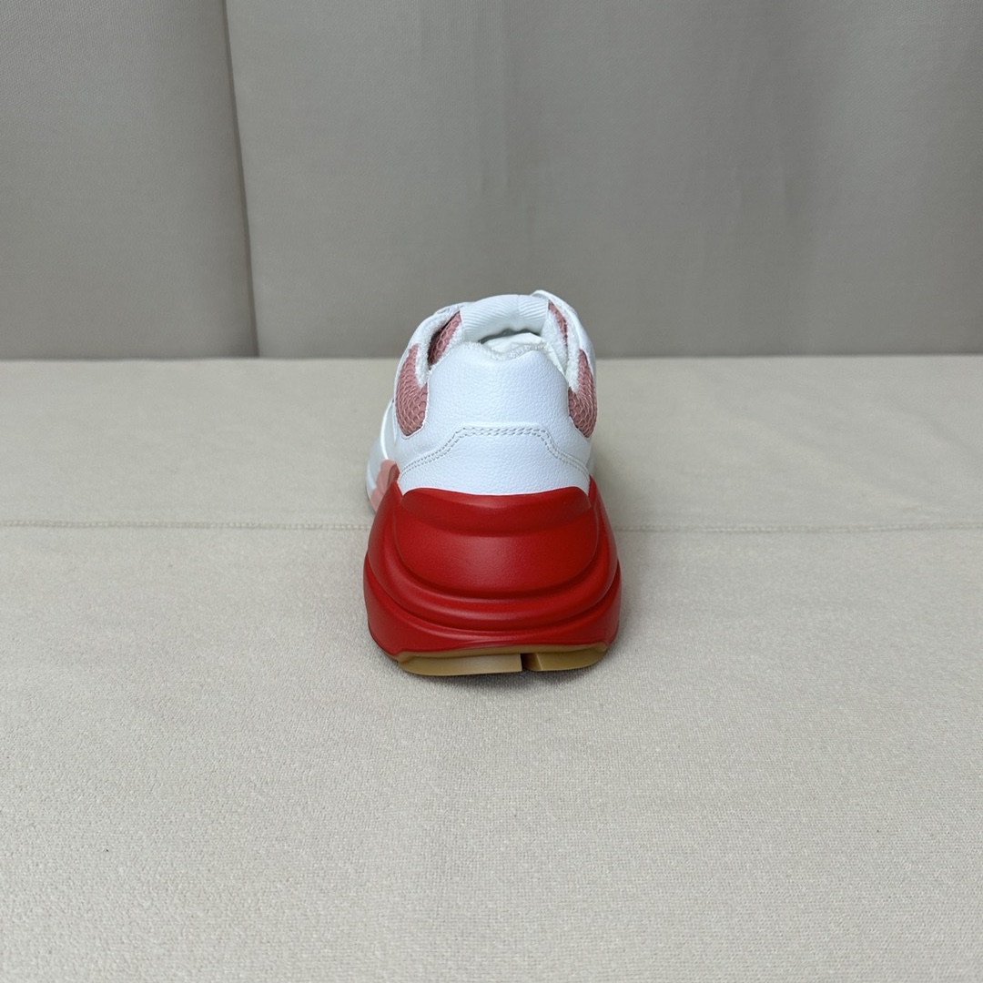 (W) Gucci Rhyton Sneaker White Pink 착용 스타일 - 3