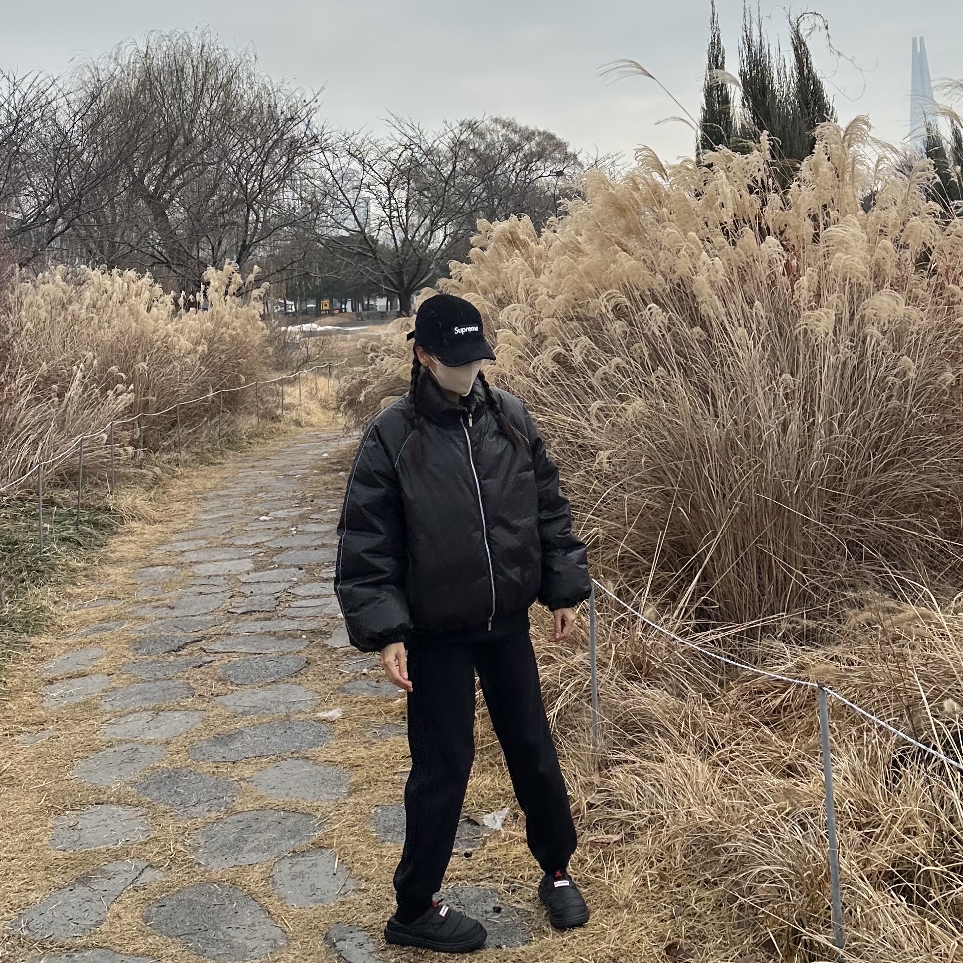 Supreme 2-Tone Corduroy Camp Cap Black - 23SS, (W) Matin Kim Matin Logo Coating Down Jumper Black 착용 스타일 - 1