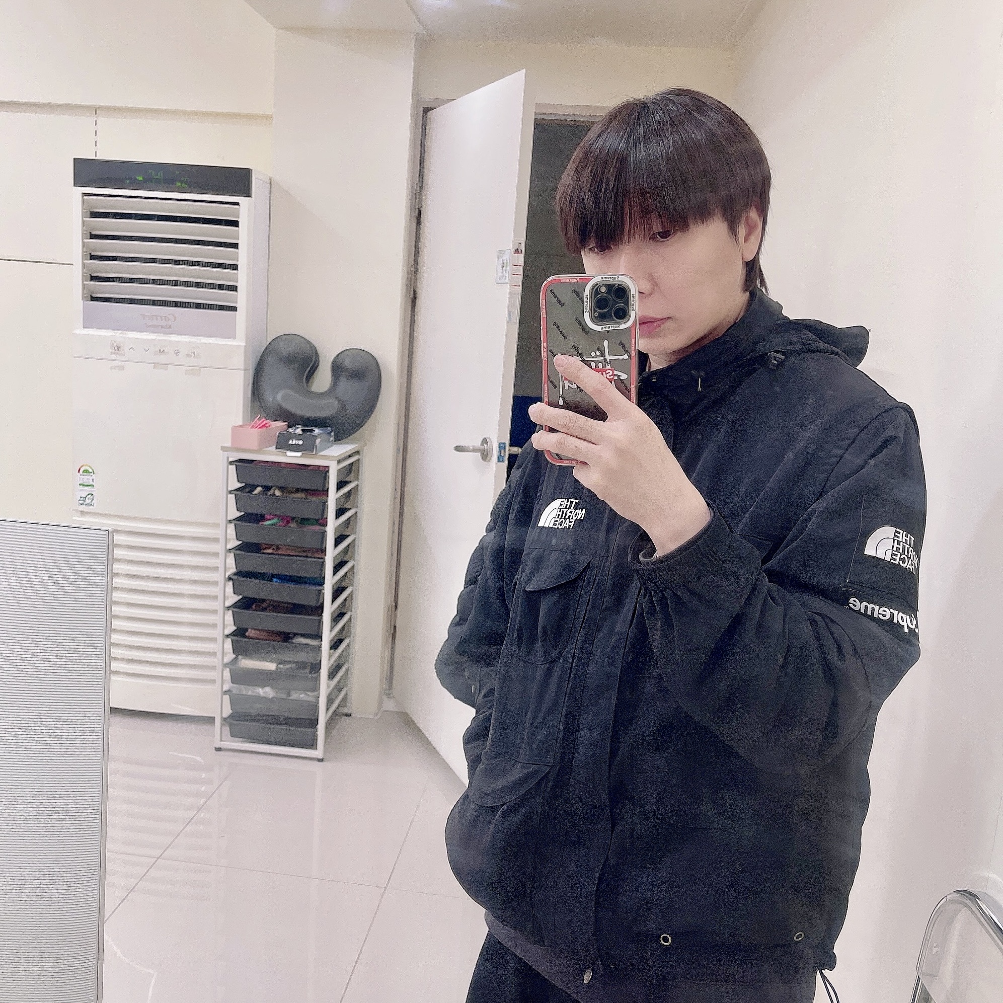 Supreme x The North Face Trekking Convertible Jacket Black - 22SS 착용 스타일