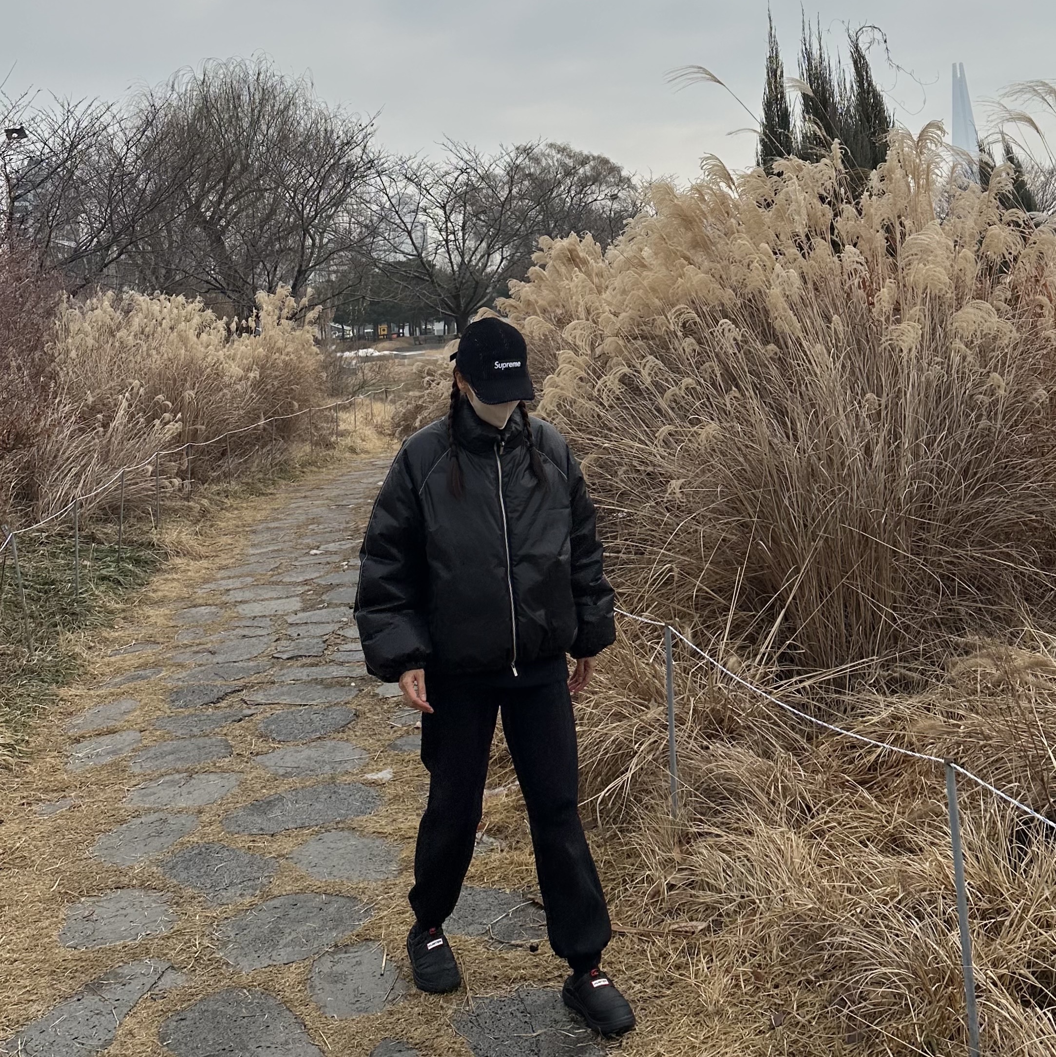 Supreme 2-Tone Corduroy Camp Cap Black - 23SS, (W) Matin Kim Matin Logo Coating Down Jumper Black 착용 스타일 - 2