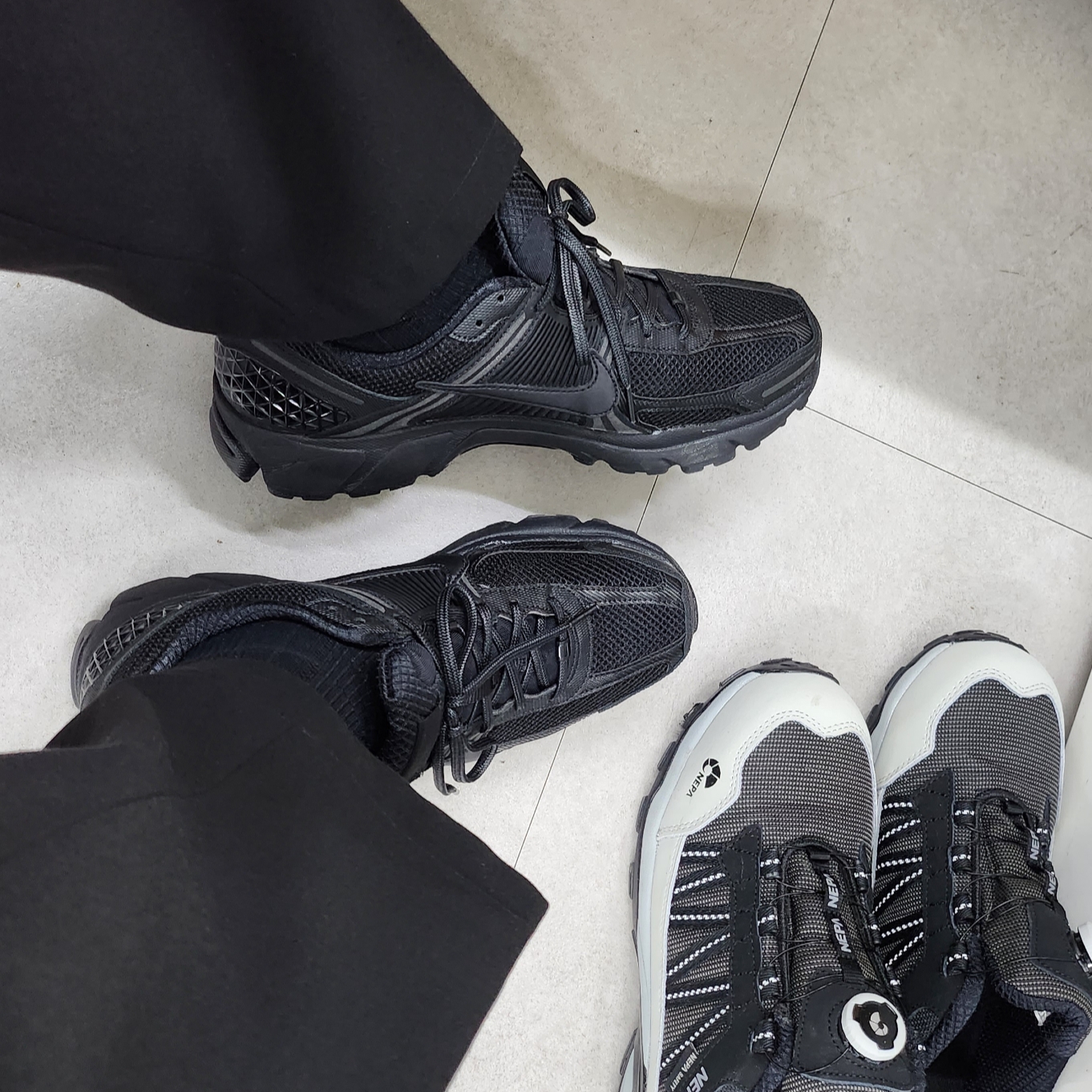 Nike Zoom Vomero 5 SP Black 착용 스타일