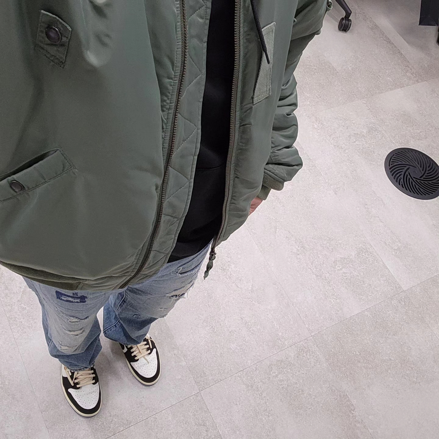 Jordan 1 x Travis Scott x Fragment Retro Low OG SP Military Blue 착용 스타일