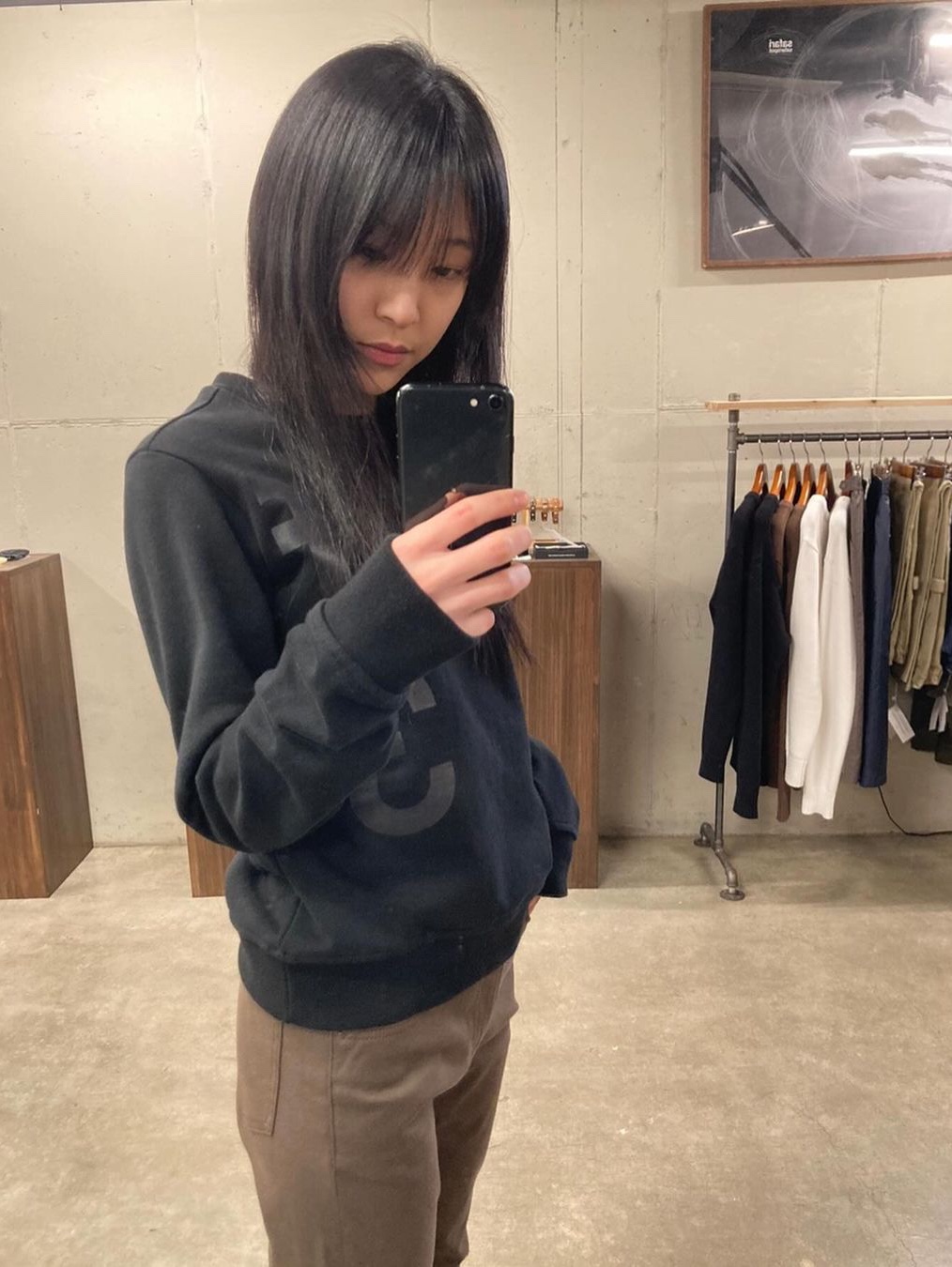 [예약 배송][KREAM 단독] Safarispot Basic Safari LS T-Shirt Black, [예약 배송][KREAM 단독] Safarispot Women 1/2 Basic Safari LS T-Shirt Black 착용 스타일