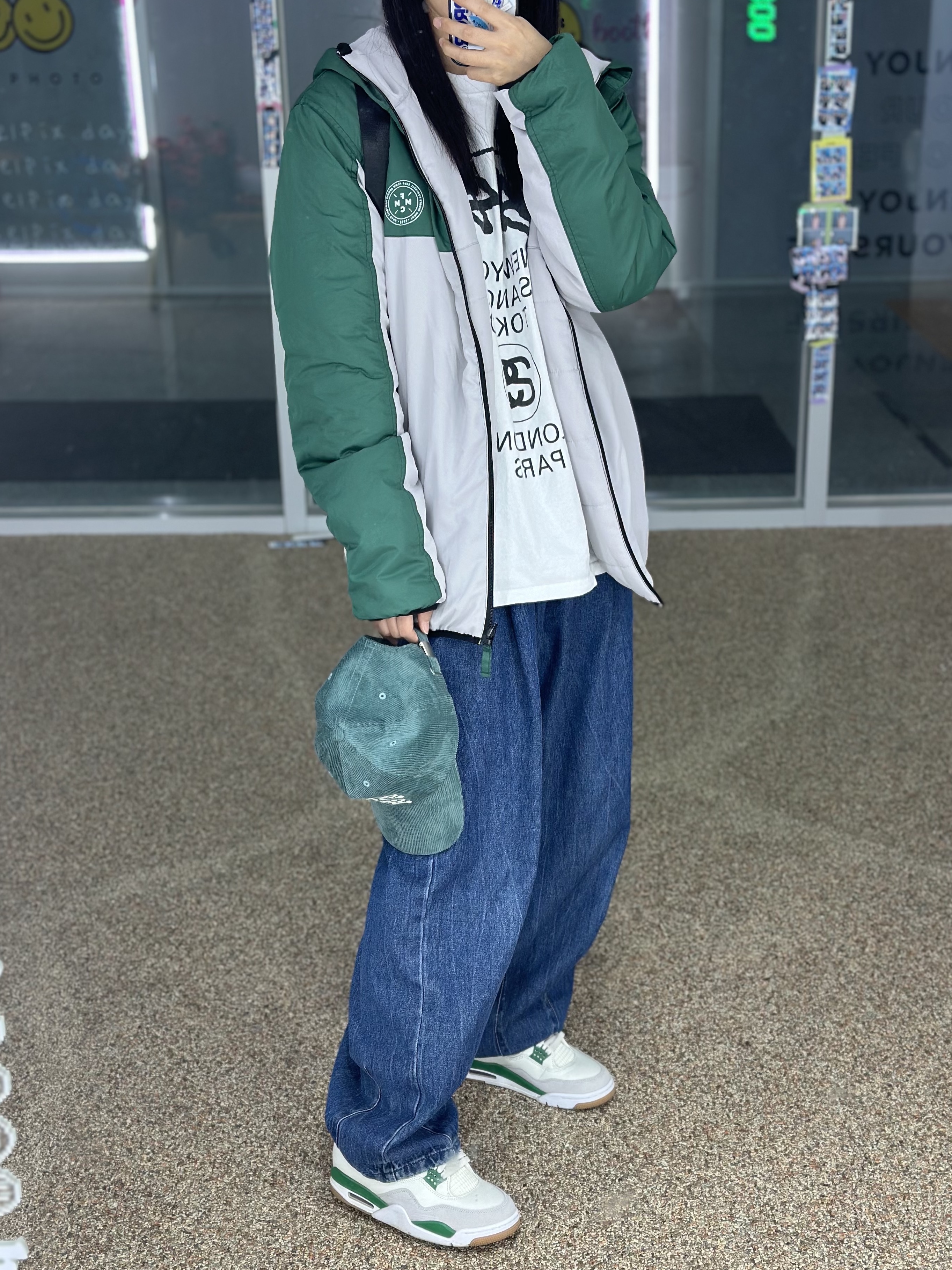 Jordan 4 x Nike SB Retro SP Pine Green, Stussy World Tour LS T-Shirt White 2023 착용 스타일 - 3