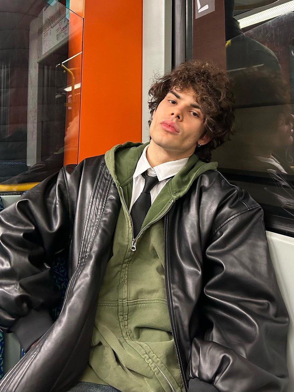 Full of Ssun Gunpocket Leather Jacket Brown, Full of Ssun Gunpocket Leather Jacket Grey 착용 스타일 - 5