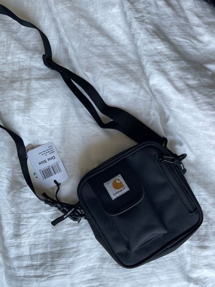 Carhartt WIP Essentials Bag Black 착용 스타일