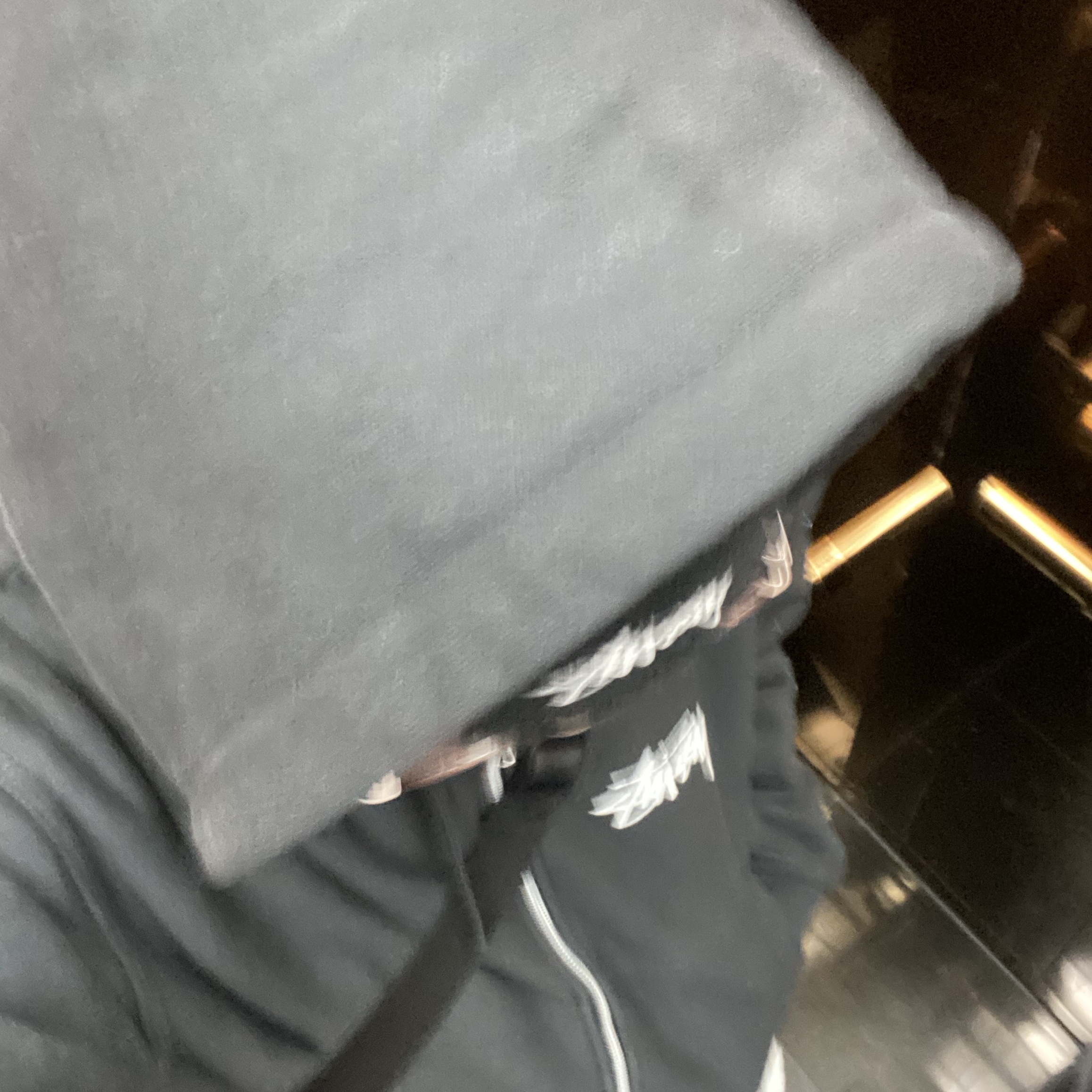 Stussy Big Cities Zip Hoodie Black, Stussy World Tour LS T-Shirt White 2023 착용 스타일