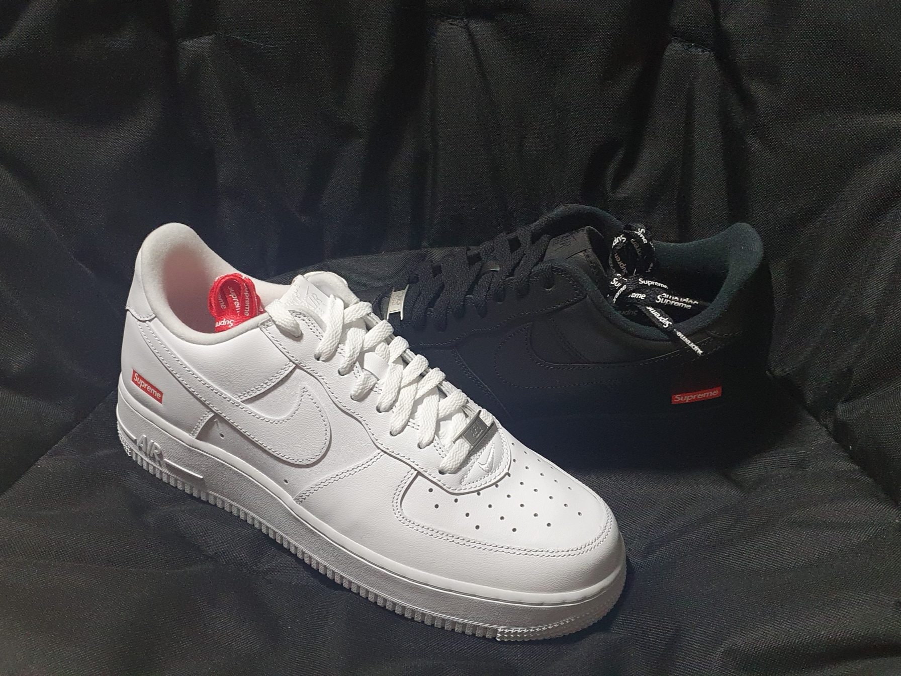 Nike x Supreme Air Force 1 Low Black 착용 스타일 - 1