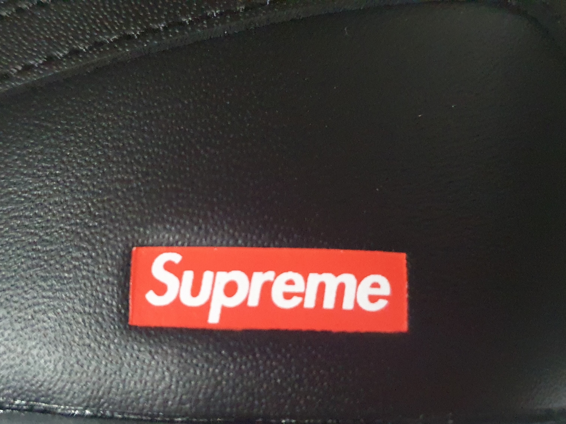 Nike x Supreme Air Force 1 Low Black 착용 스타일 - 2