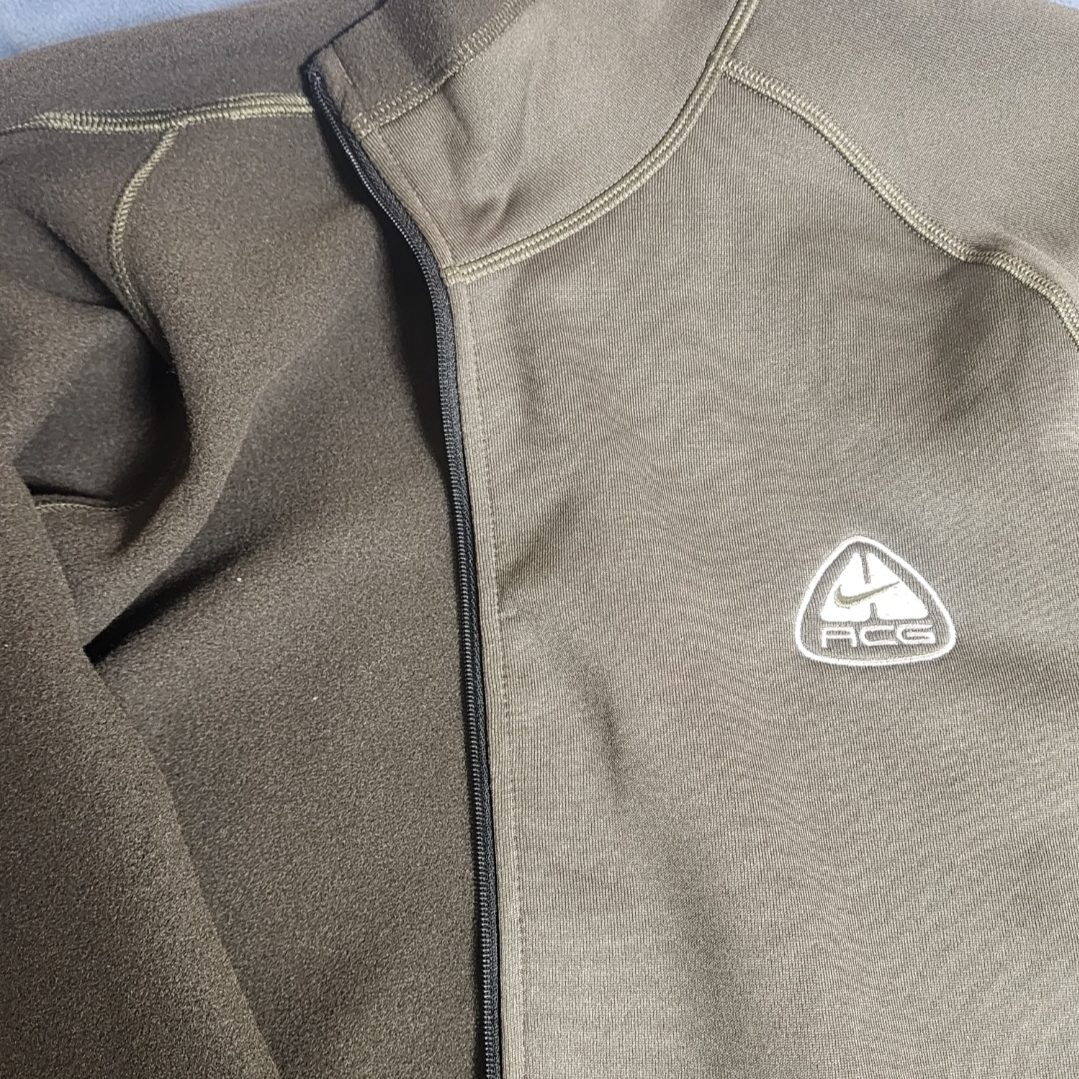 Nike ACG Oregon Series Reissue Polartec Top Cargo Khaki - Asia, Nike ACG Trail Pants Dark Smoke Grey - Asia 착용 스타일 - 3
