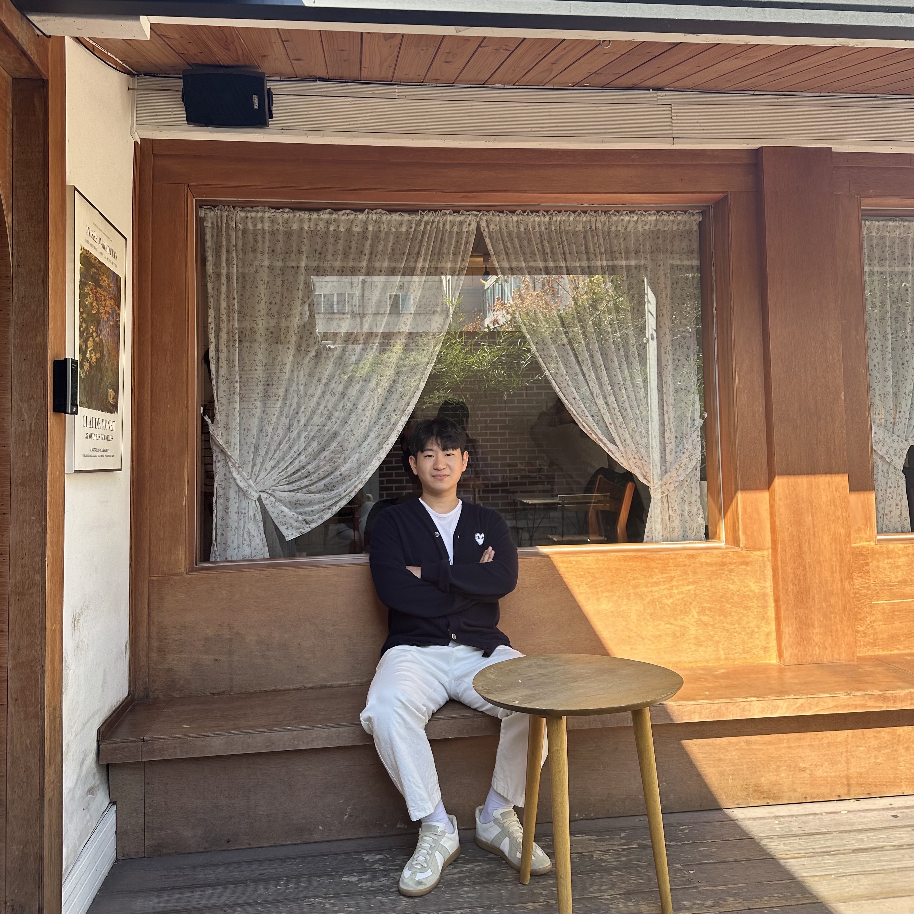 Play Comme des Garcons White Heart Knit Cardigan Navy, Maison Margiela Calfskin Replica Sneakers 착용 스타일