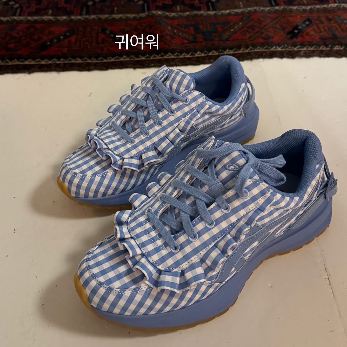 Asics x Shushu/Tong Tarther SC Plus Blue Gingham 착용 스타일
