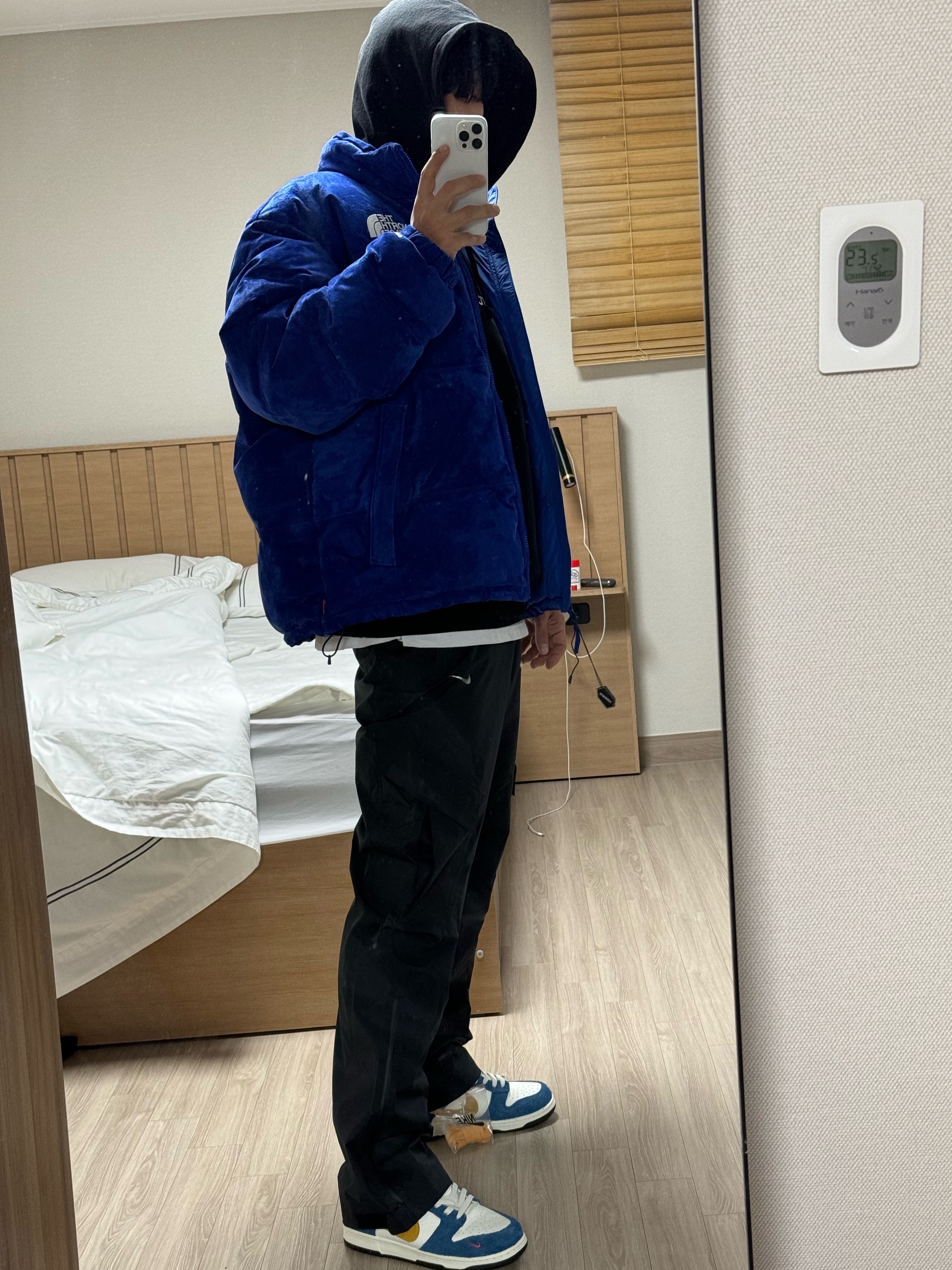 Supreme x The North Face Suede Nuptse Jacket Blue - 23FW, Supreme Box Logo Hooded Sweatshirt Black - 23FW 착용 스타일 - 2