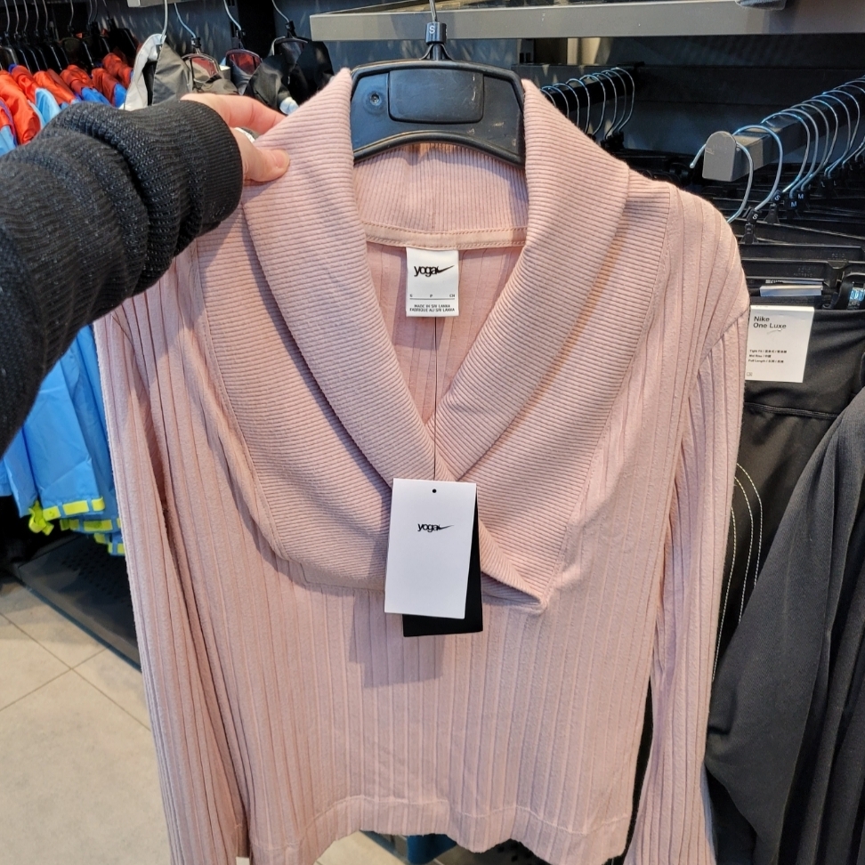 (W) Nike Yoga Luxe Fuzzy Ribbed Long Sleeve Pink Oxford - Asia 착용 스타일 - 1