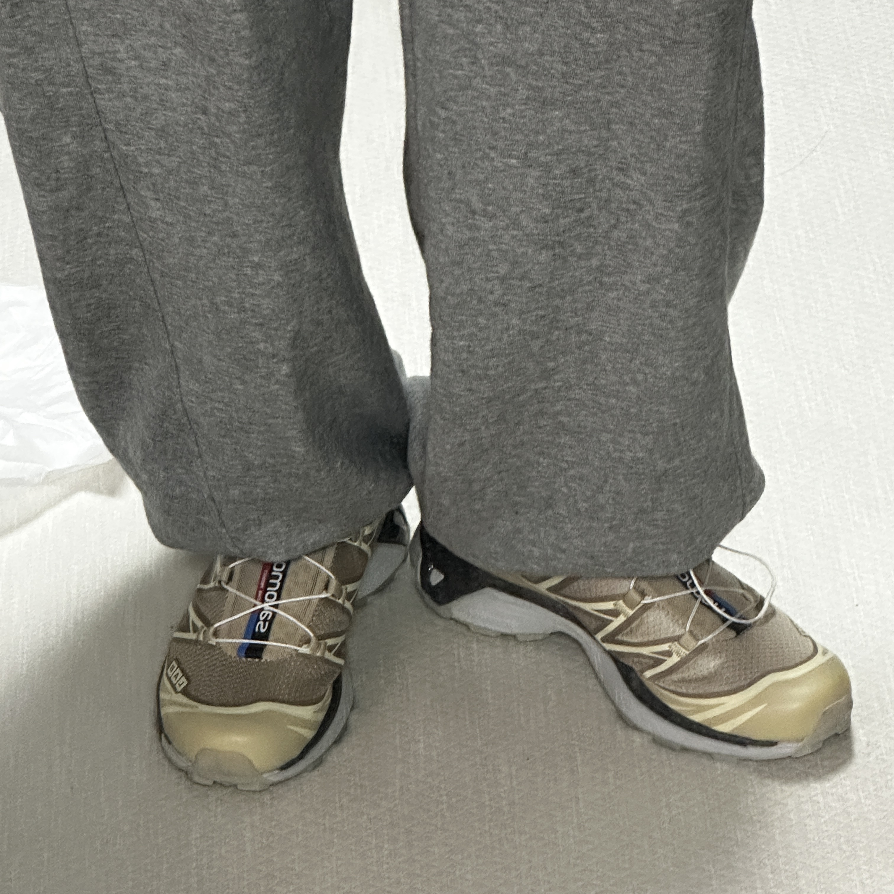 Salomon XT-6 Clear Safari Vanila Ice 착용 스타일