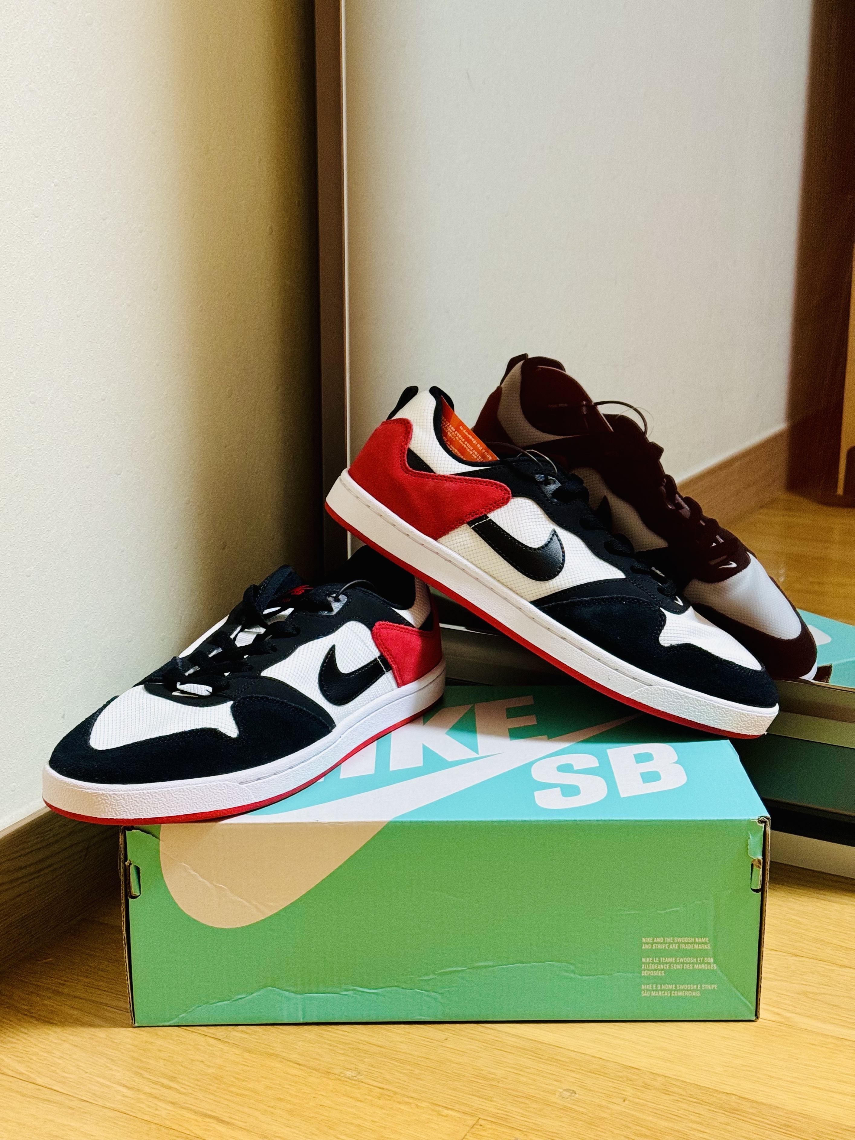 Nike SB Alleyoop University Red 착용 스타일