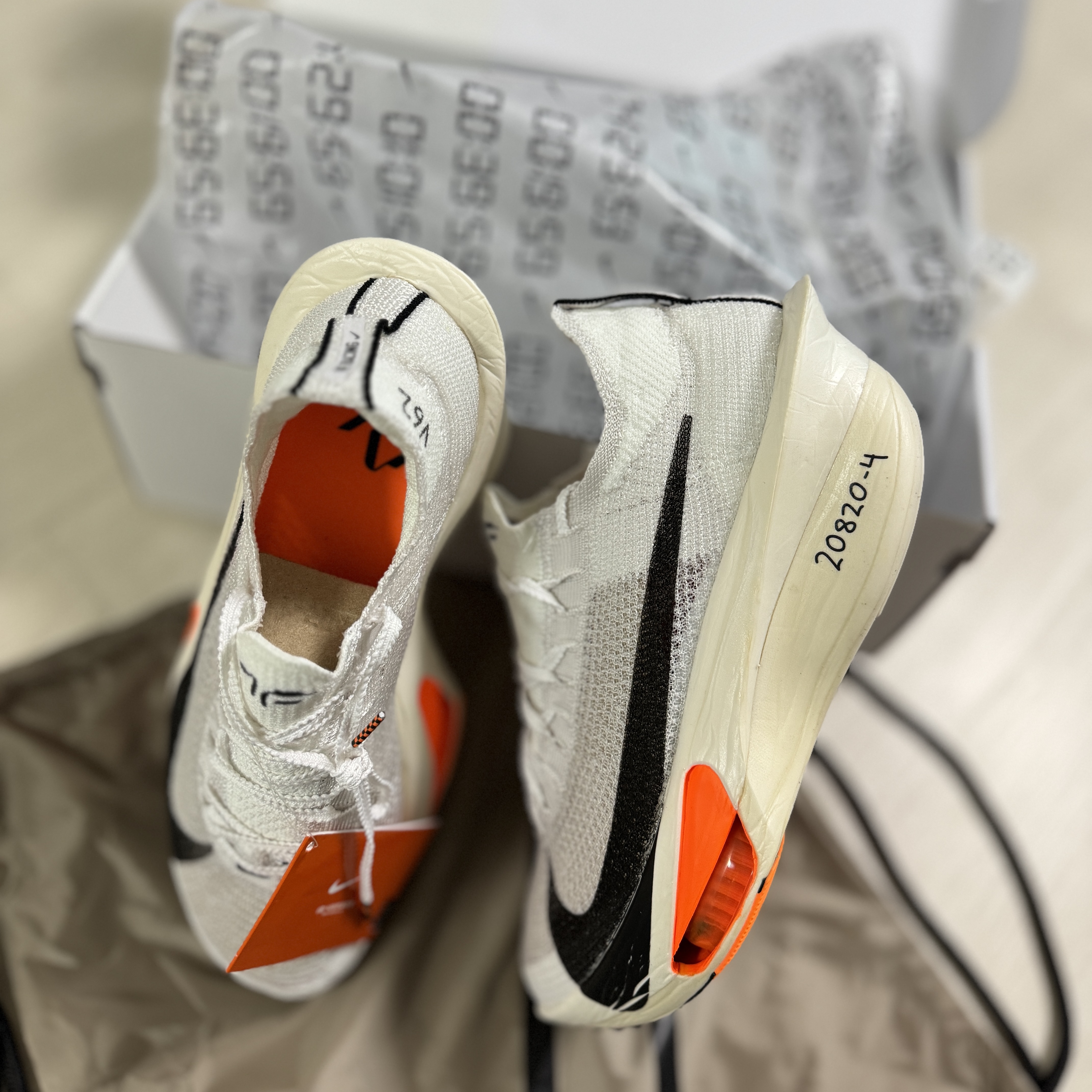 Nike Air Zoom Alphafly Next% 3 Proto White Total Orange 착용 스타일