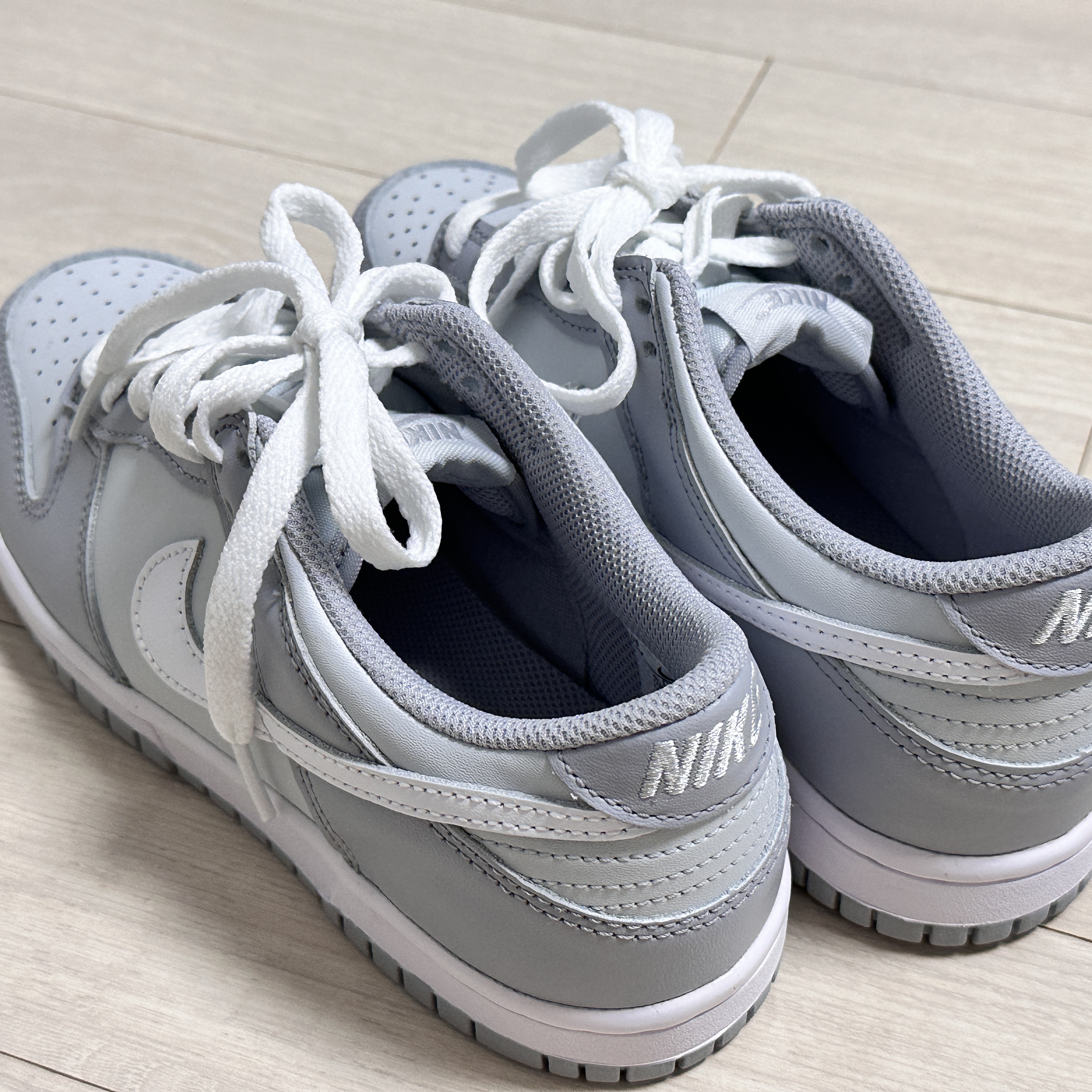 (GS) Nike Dunk Low Wolf Grey 착용 스타일 - 1