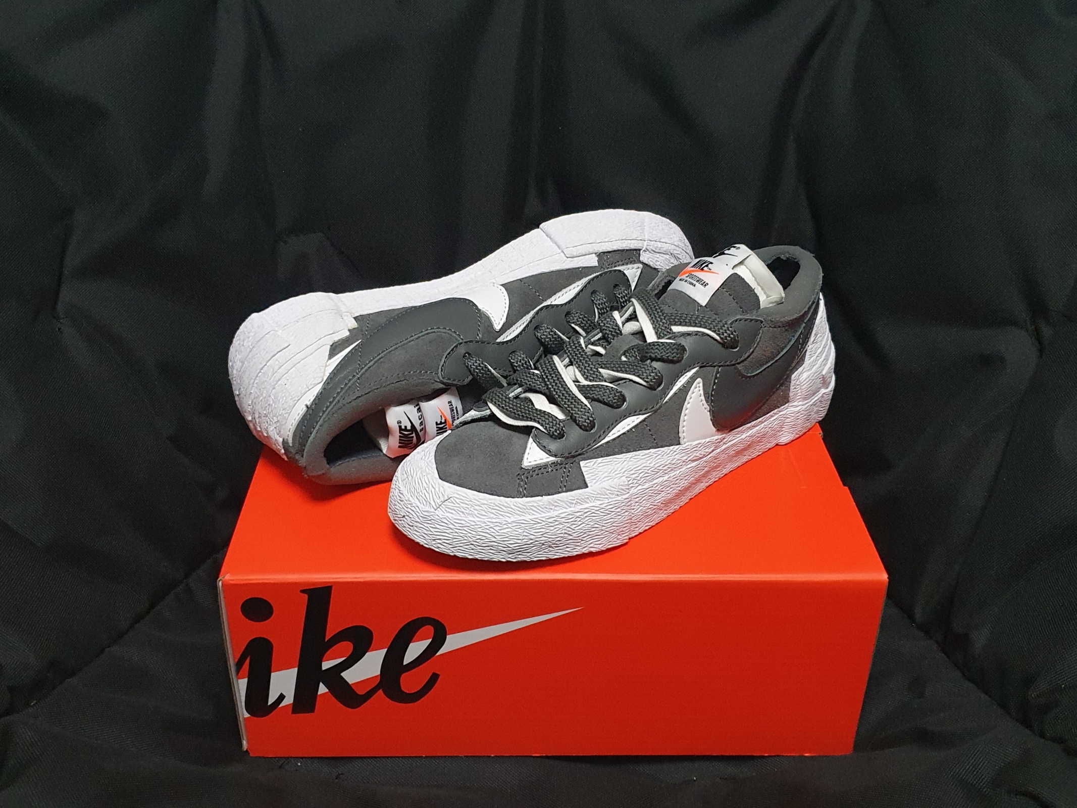 Nike x Sacai Blazer Low Iron Grey 착용 스타일 - 2