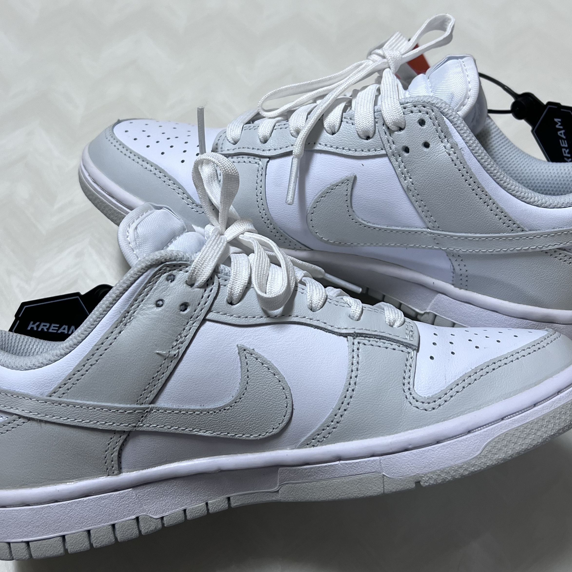 (W) Nike Dunk Low Photon Dust 착용 스타일 - 1