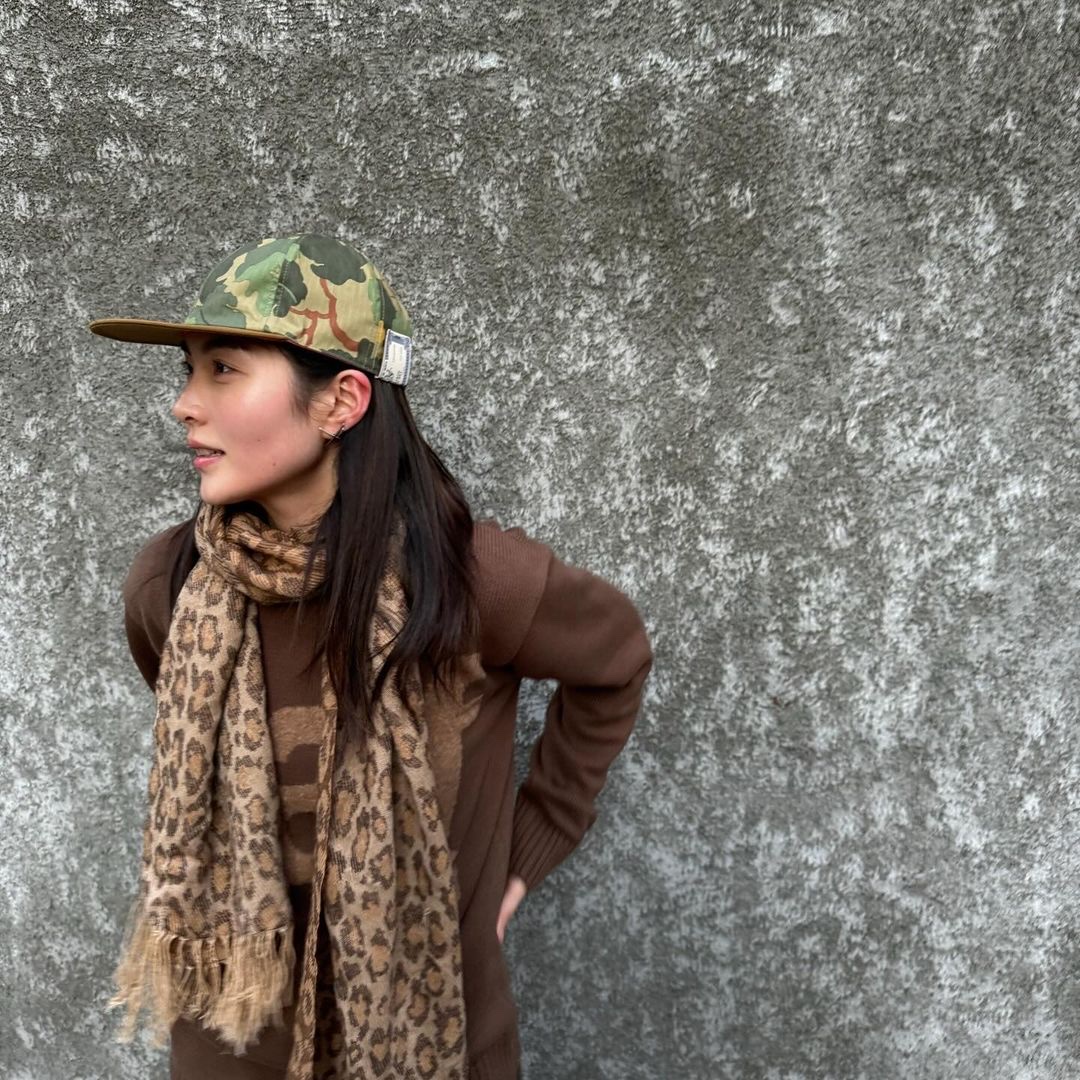 [KREAM 단독] Safarispot Women Basic Safari Knit Brown, [KREAM 단독] Safarispot Basic Safari Knit Brown 착용 스타일