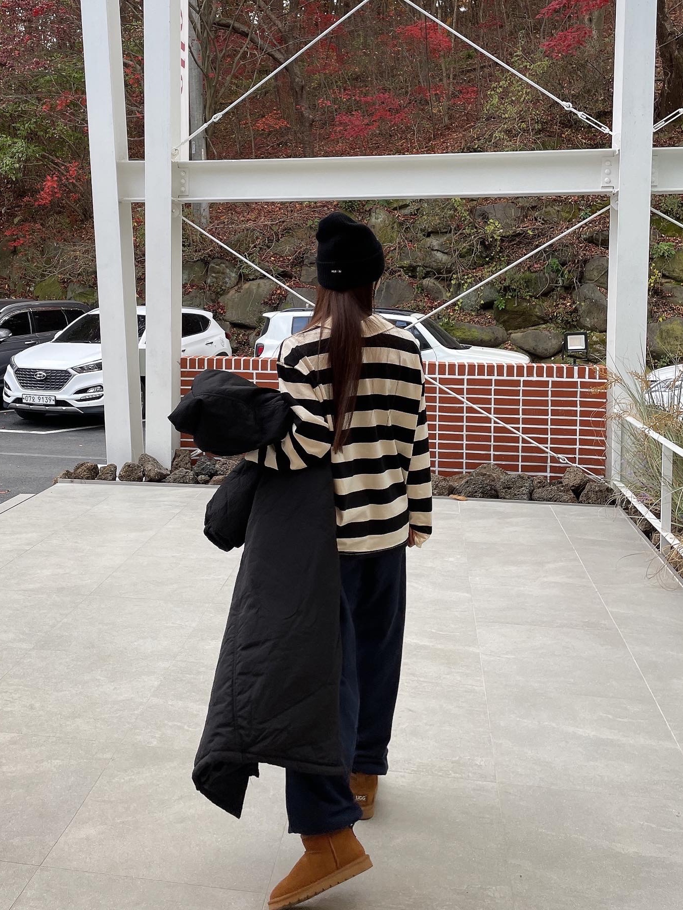 UGG Classic Mini Boots Chestnut 착용 스타일 - 2