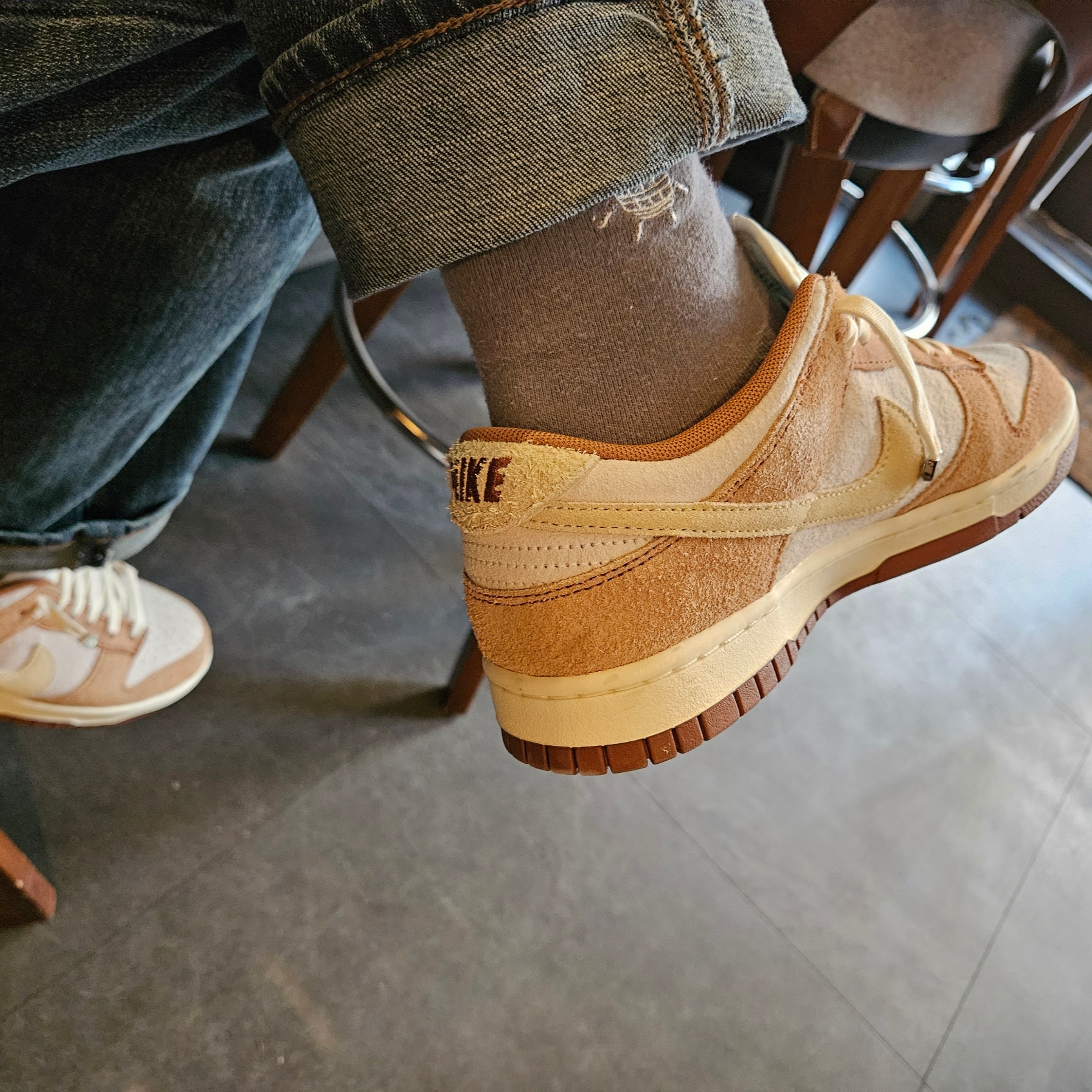 Nike Dunk Low Pro Premium Medium Curry 착용 스타일 - 1