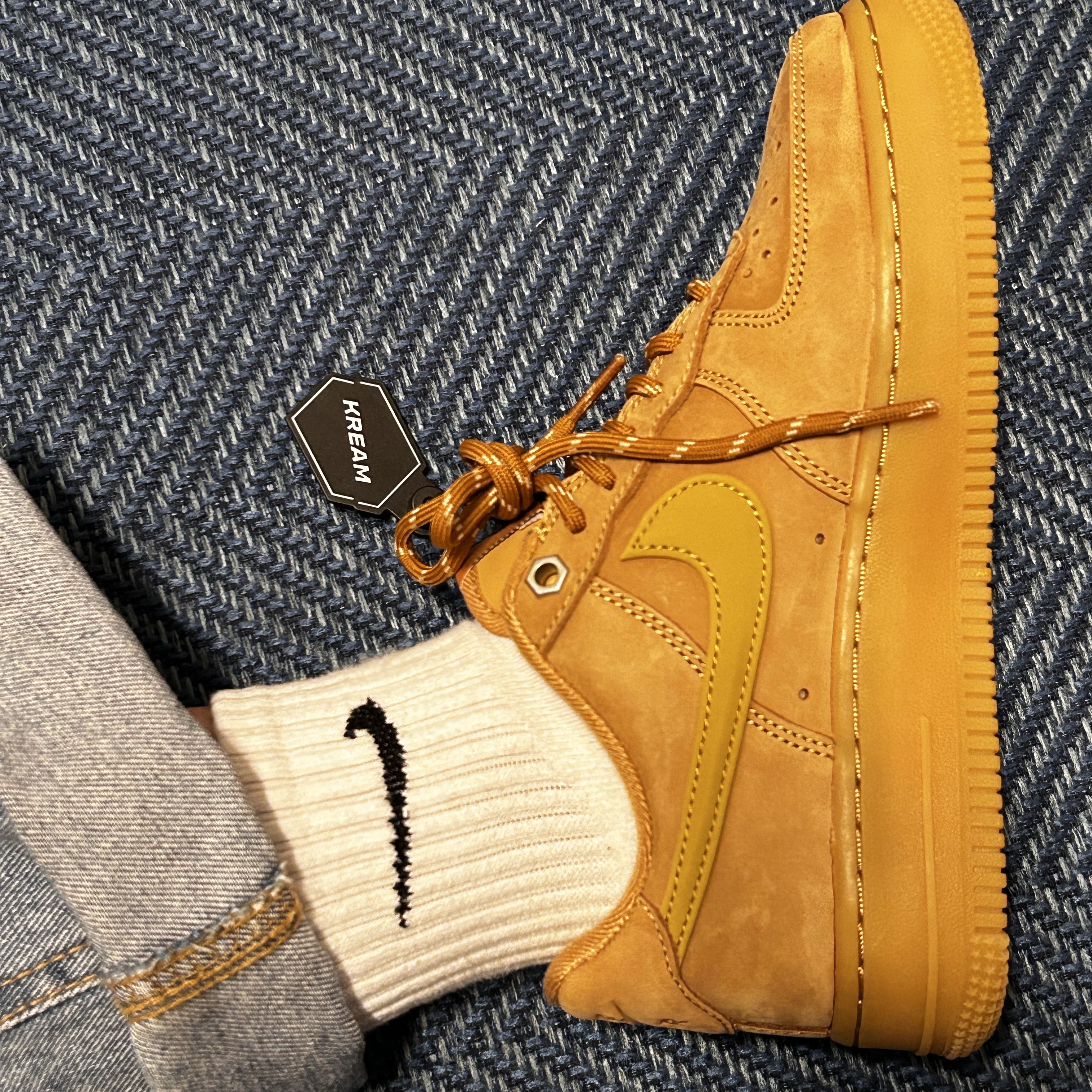 Nike Air Force 1 '07 WB Flax 착용 스타일