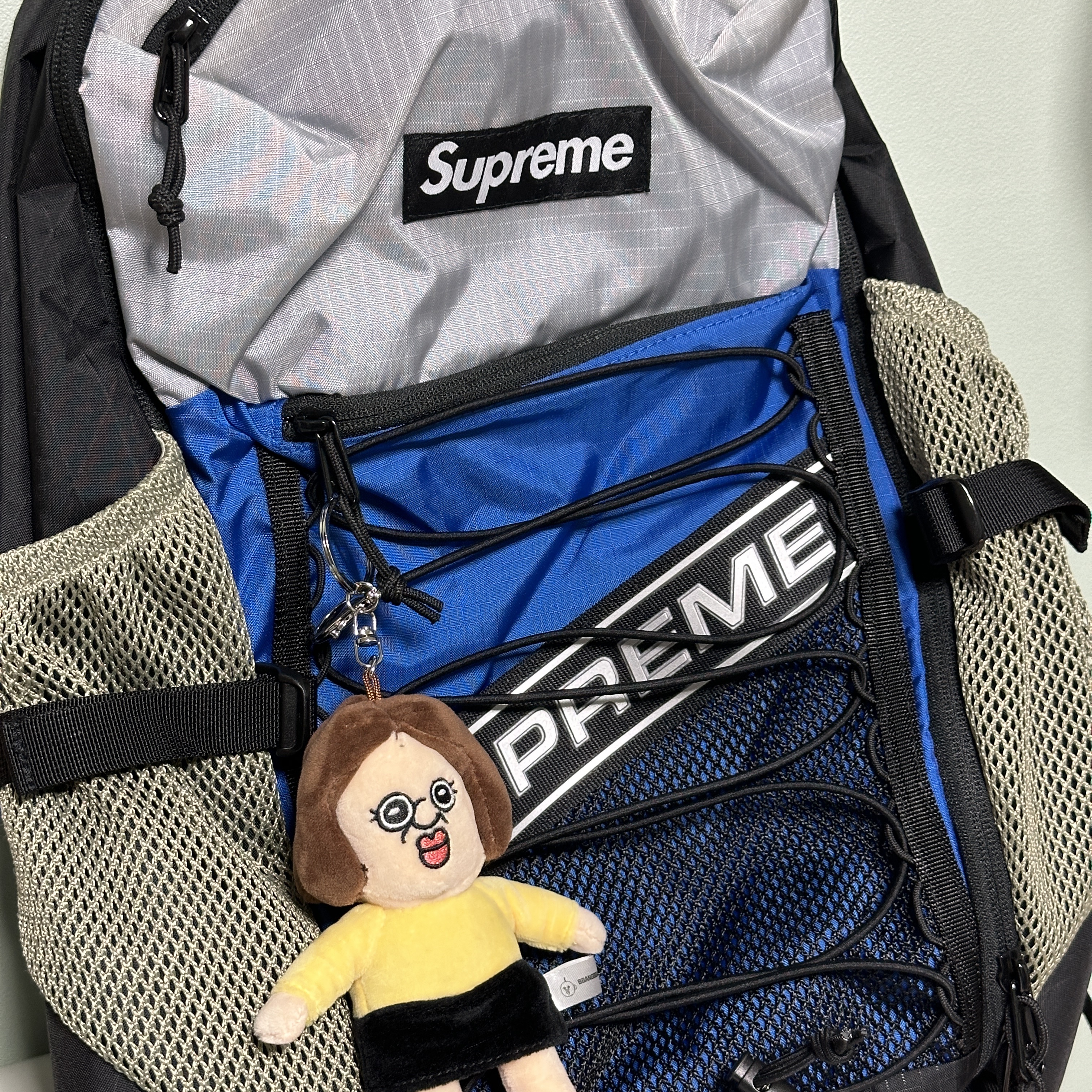 Bbangbbang Okji Doll Keyring, Supreme Backpack Blue - 23FW 착용 스타일