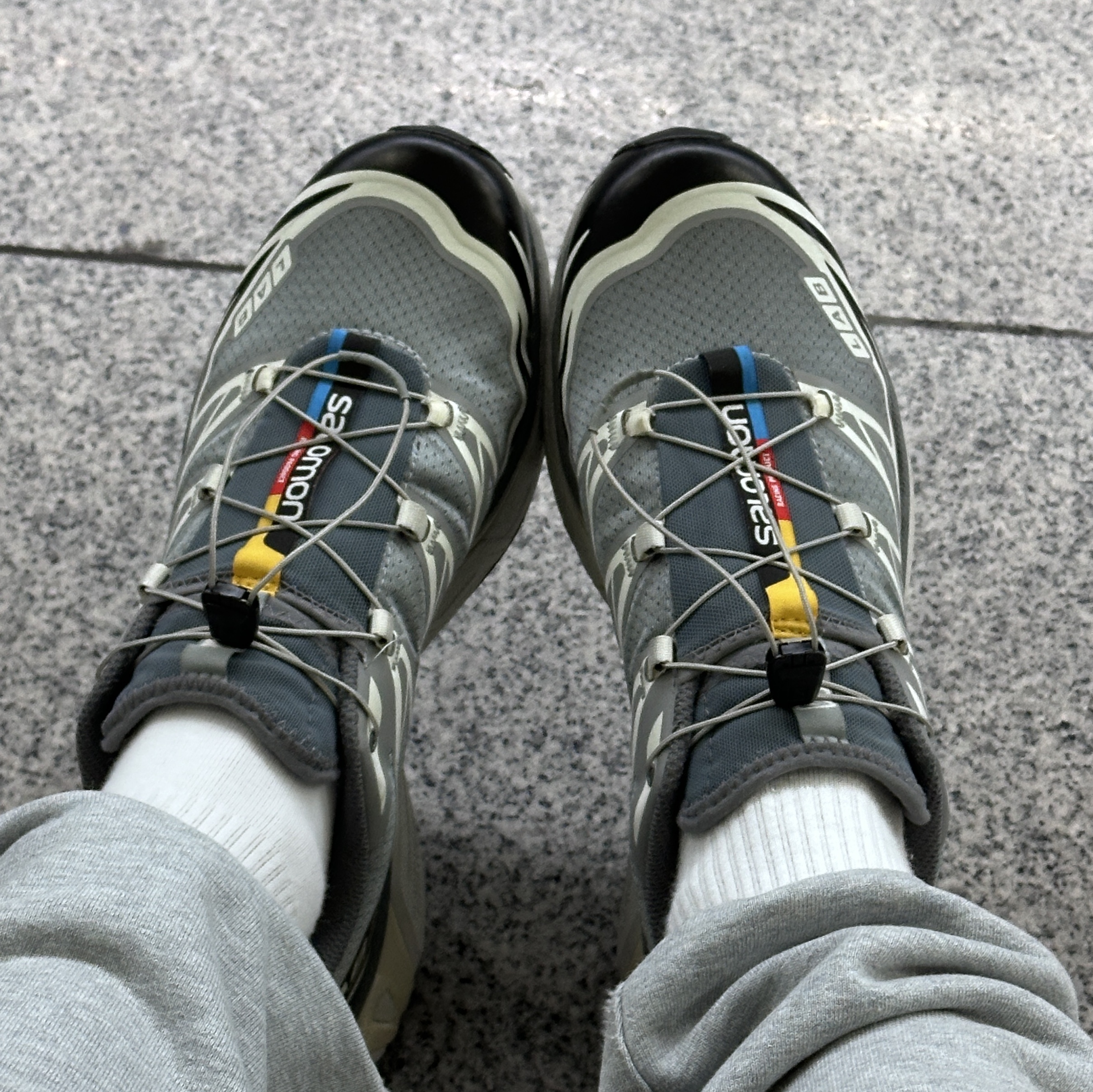 Salomon XT-6 Recut Phantom Vanilla Ice 착용 스타일